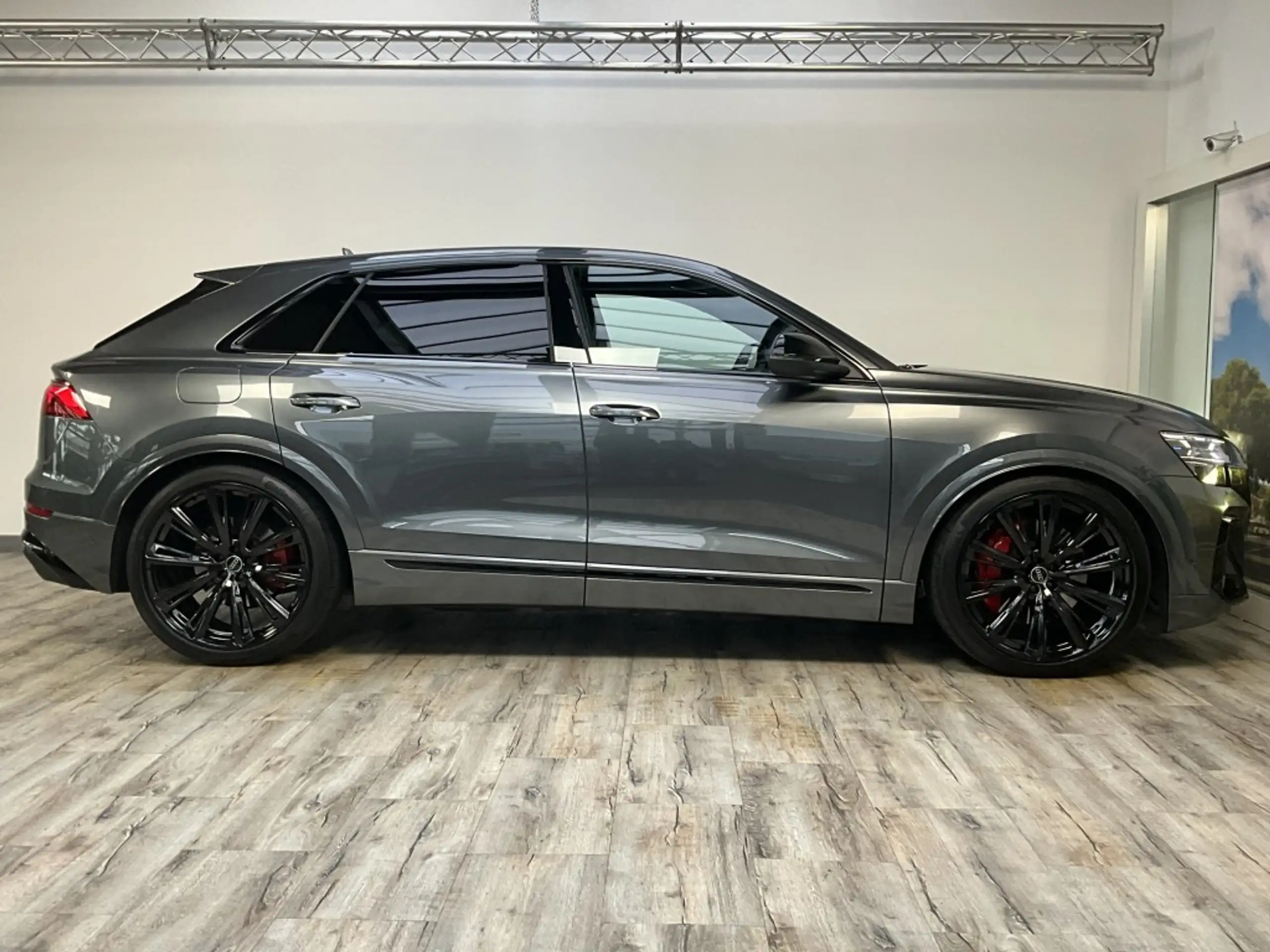 Audi - SQ8