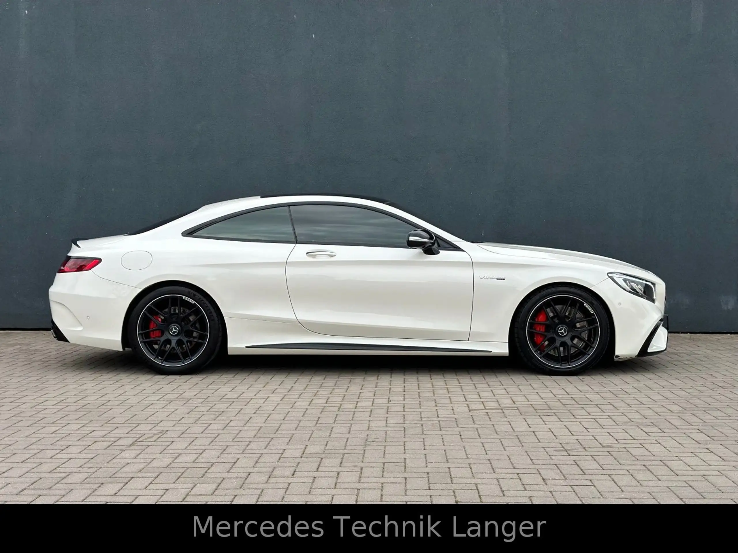 Mercedes-Benz - S 63 AMG