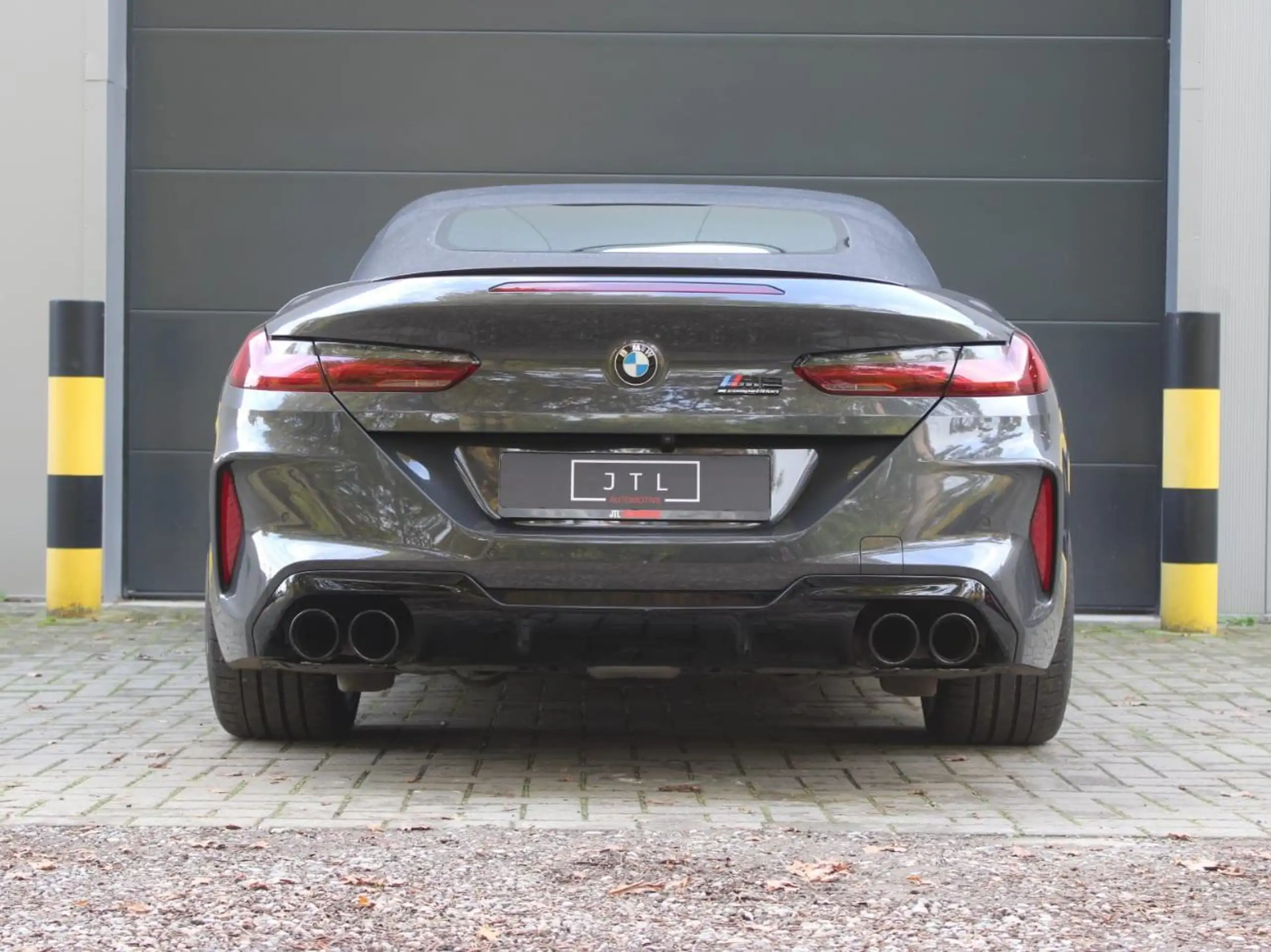 BMW - M8