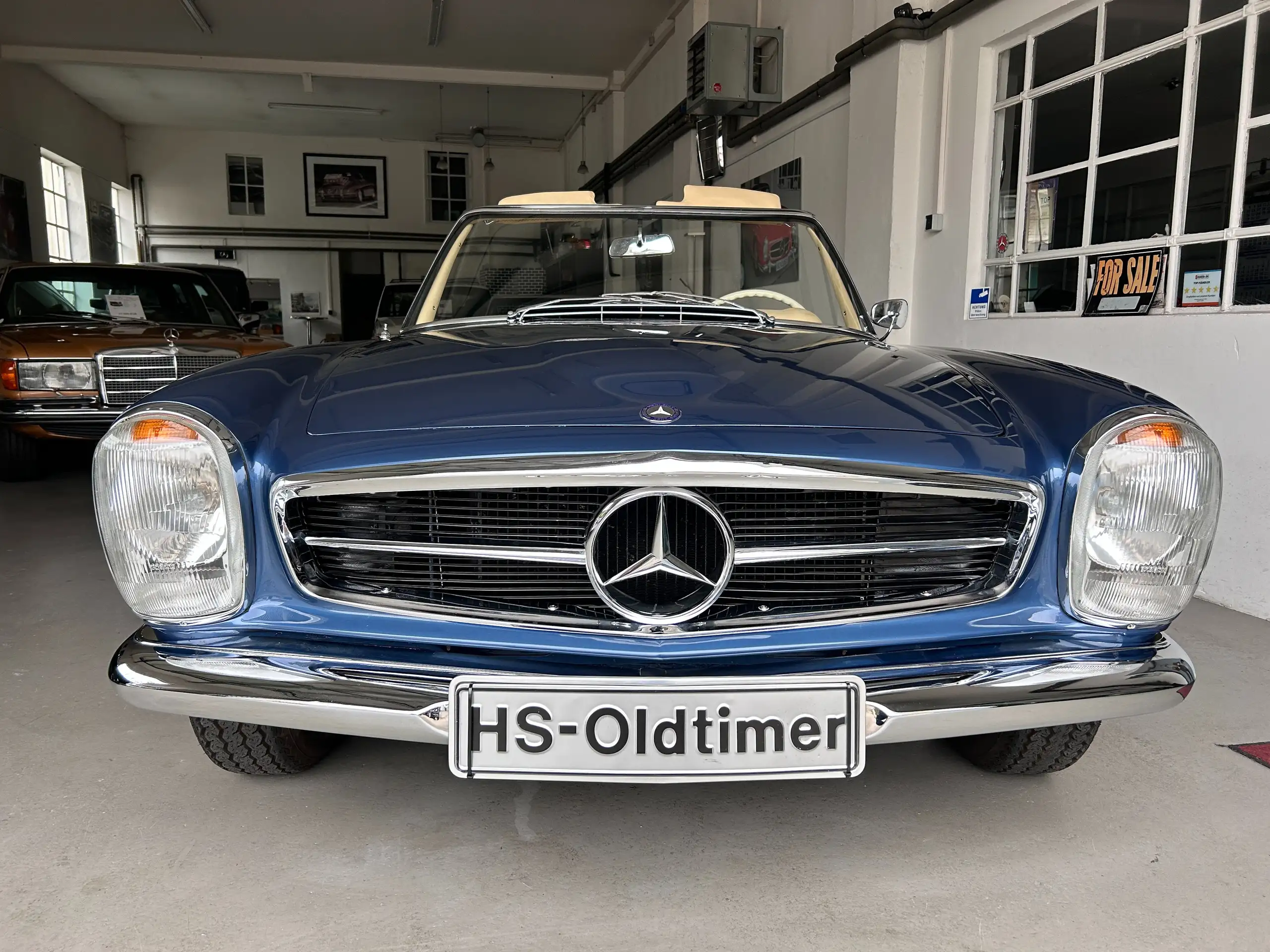 Mercedes-Benz - 230