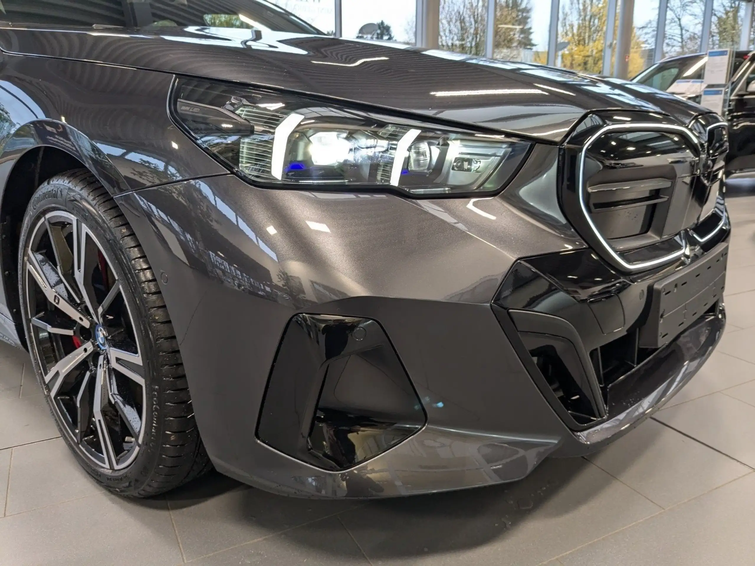 BMW - i5