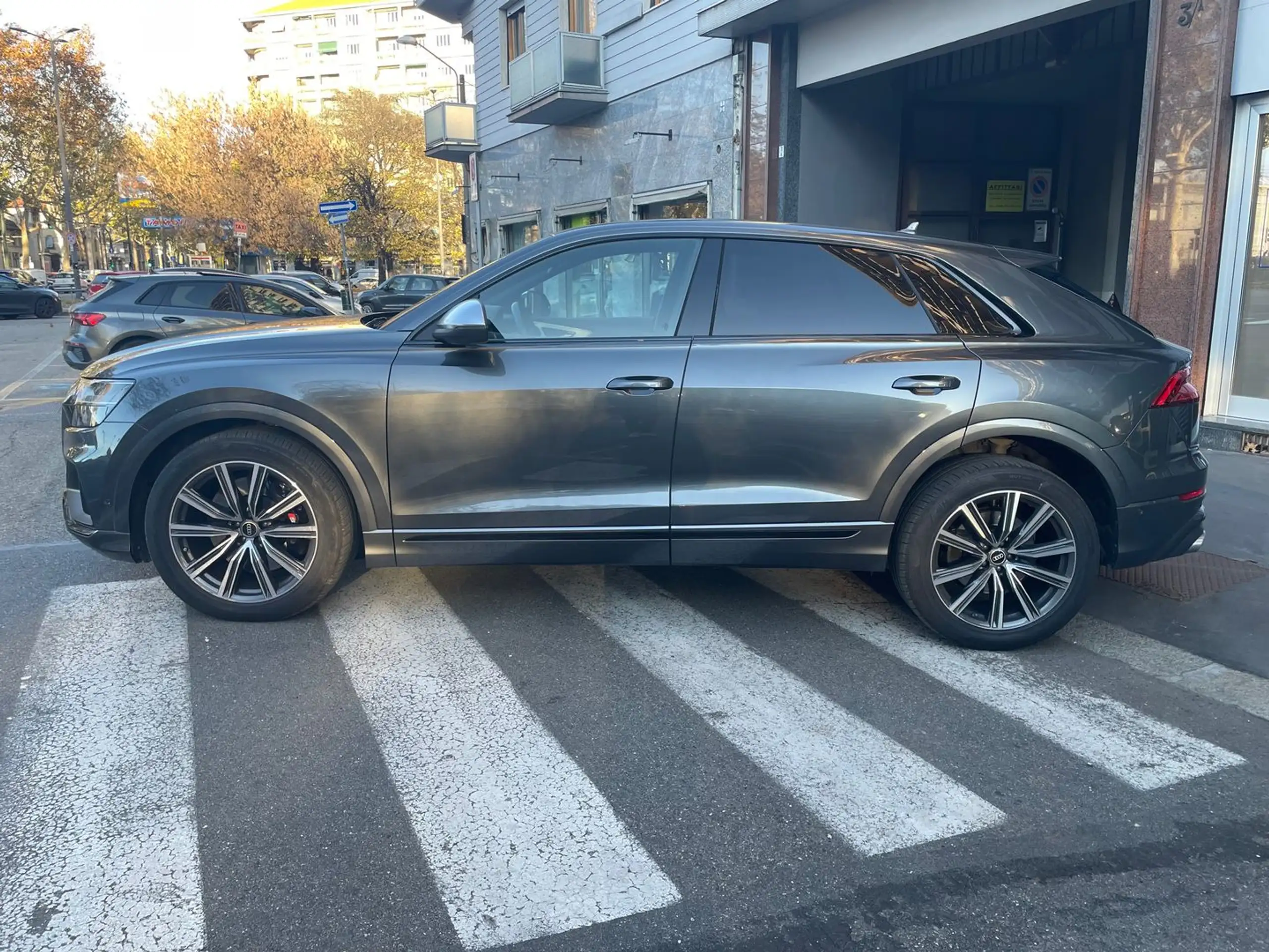 Audi - SQ8