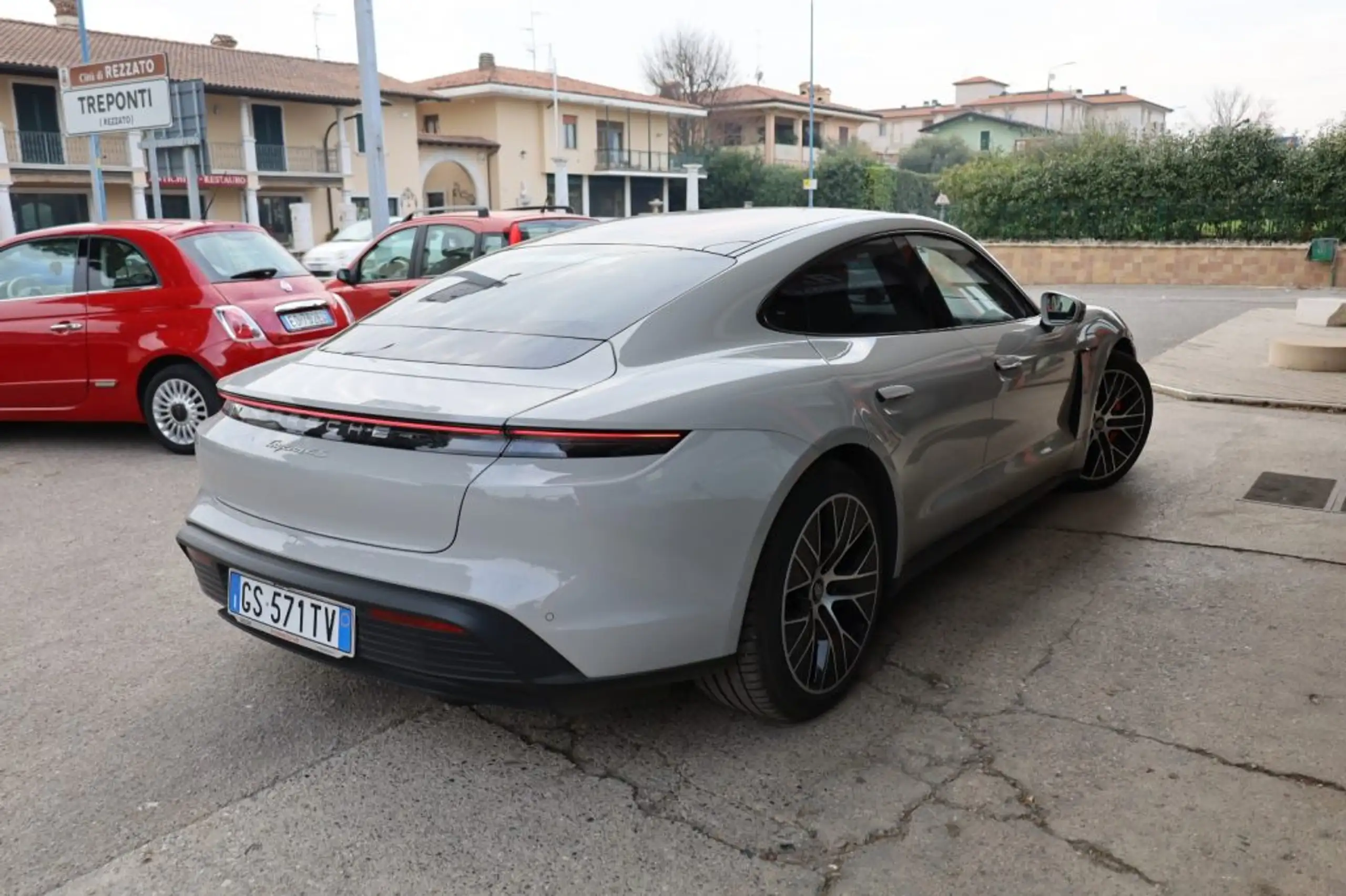 Porsche - Taycan