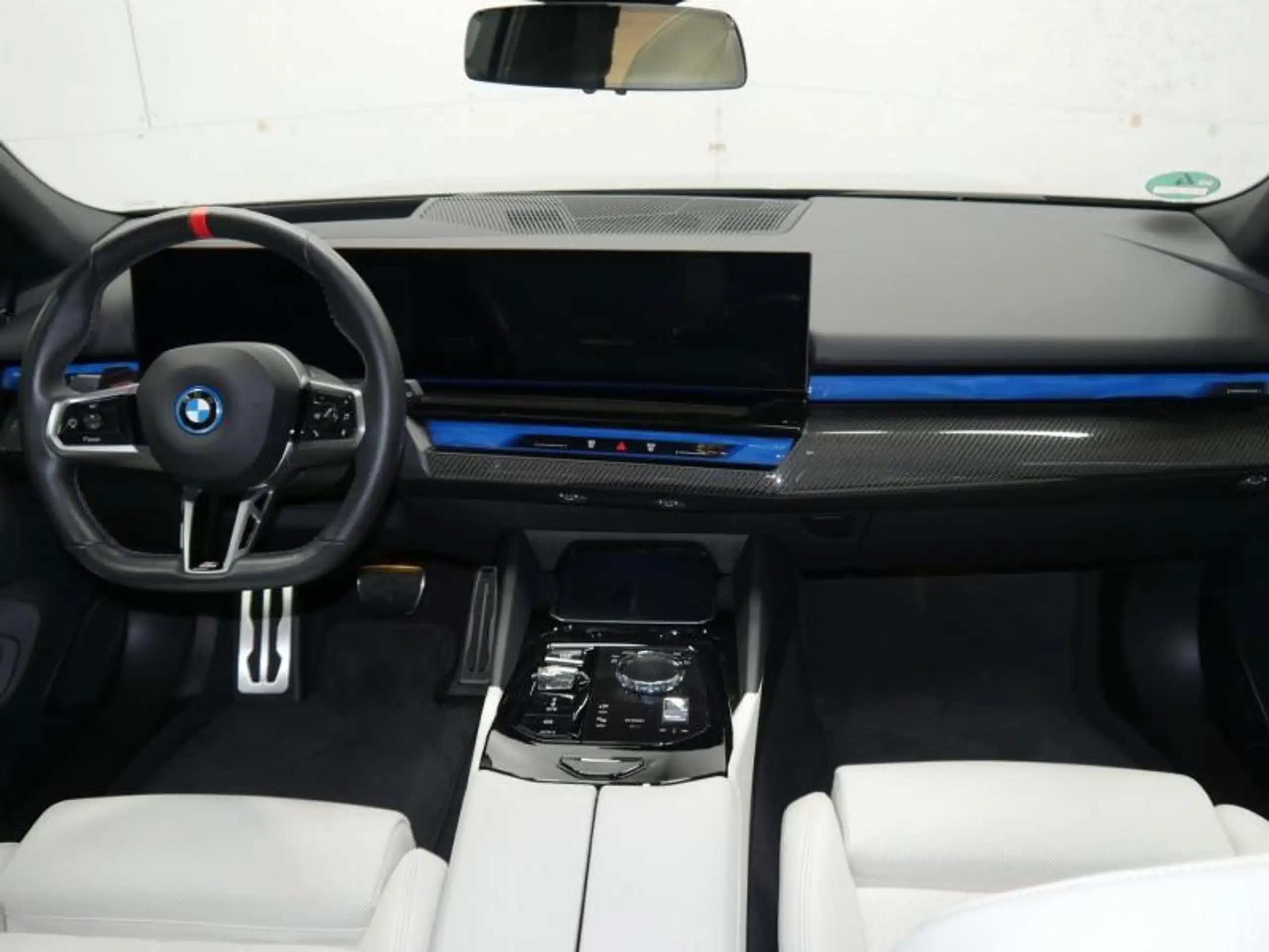 BMW - i5