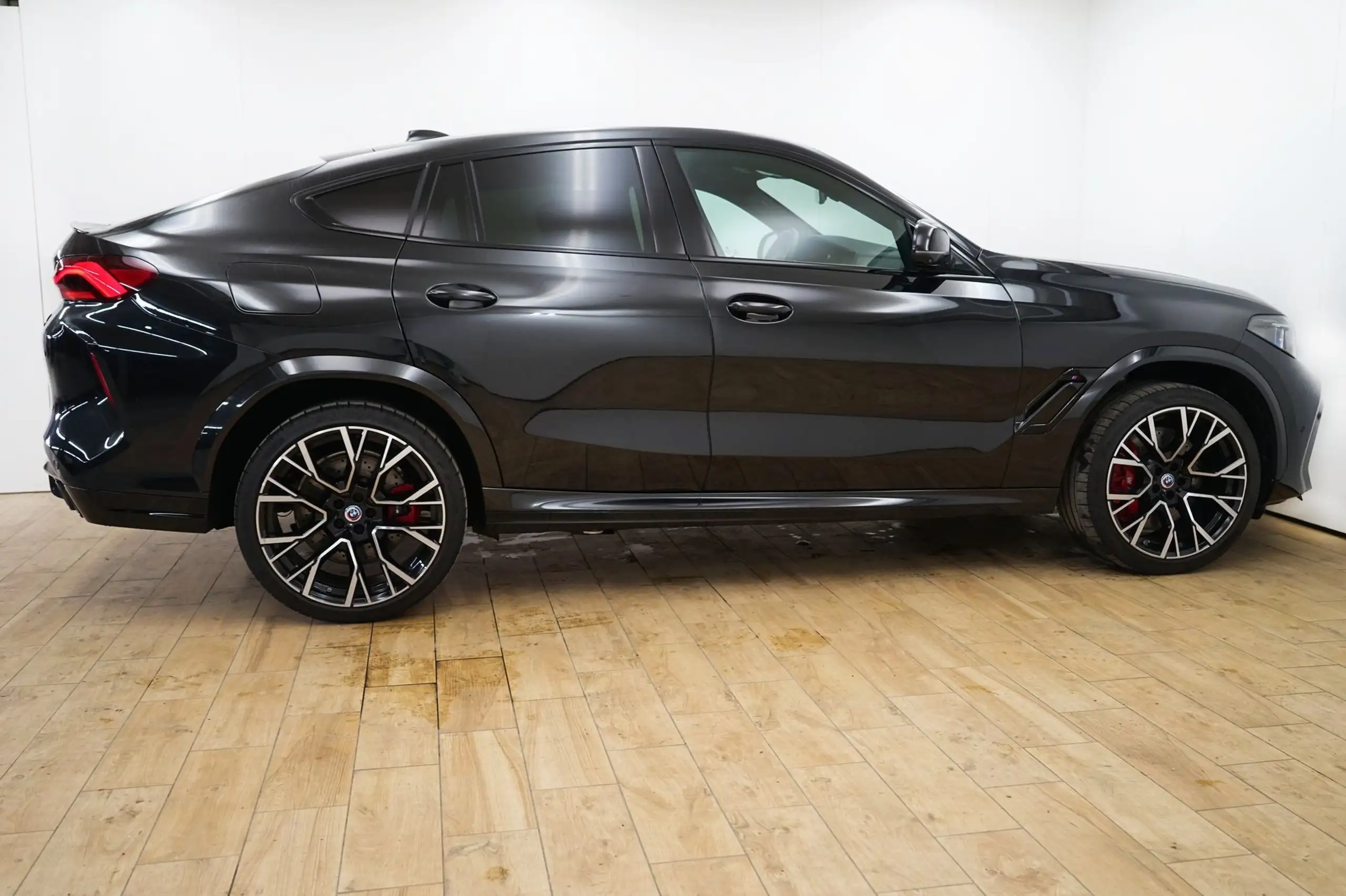 BMW - X6 M