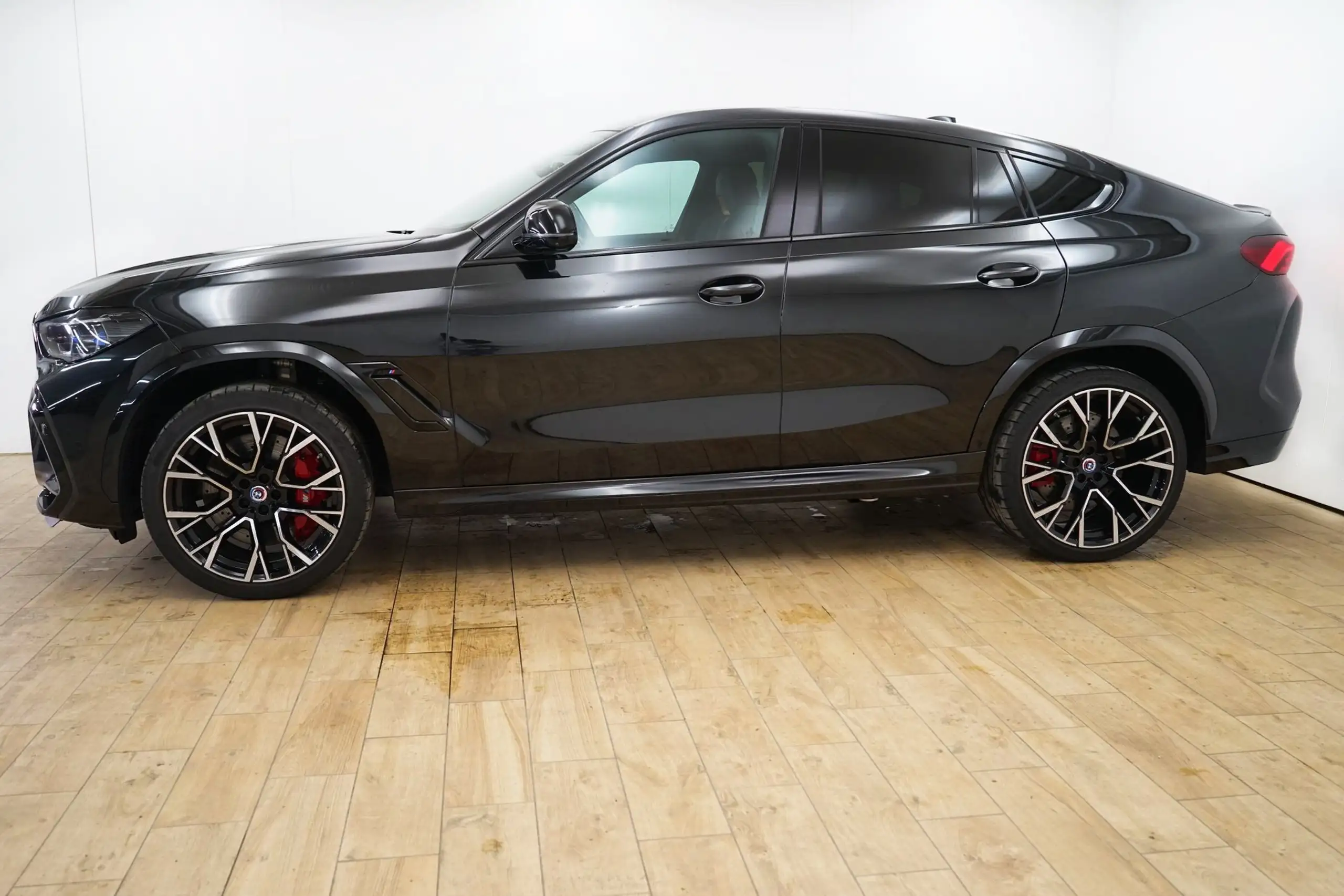 BMW - X6 M