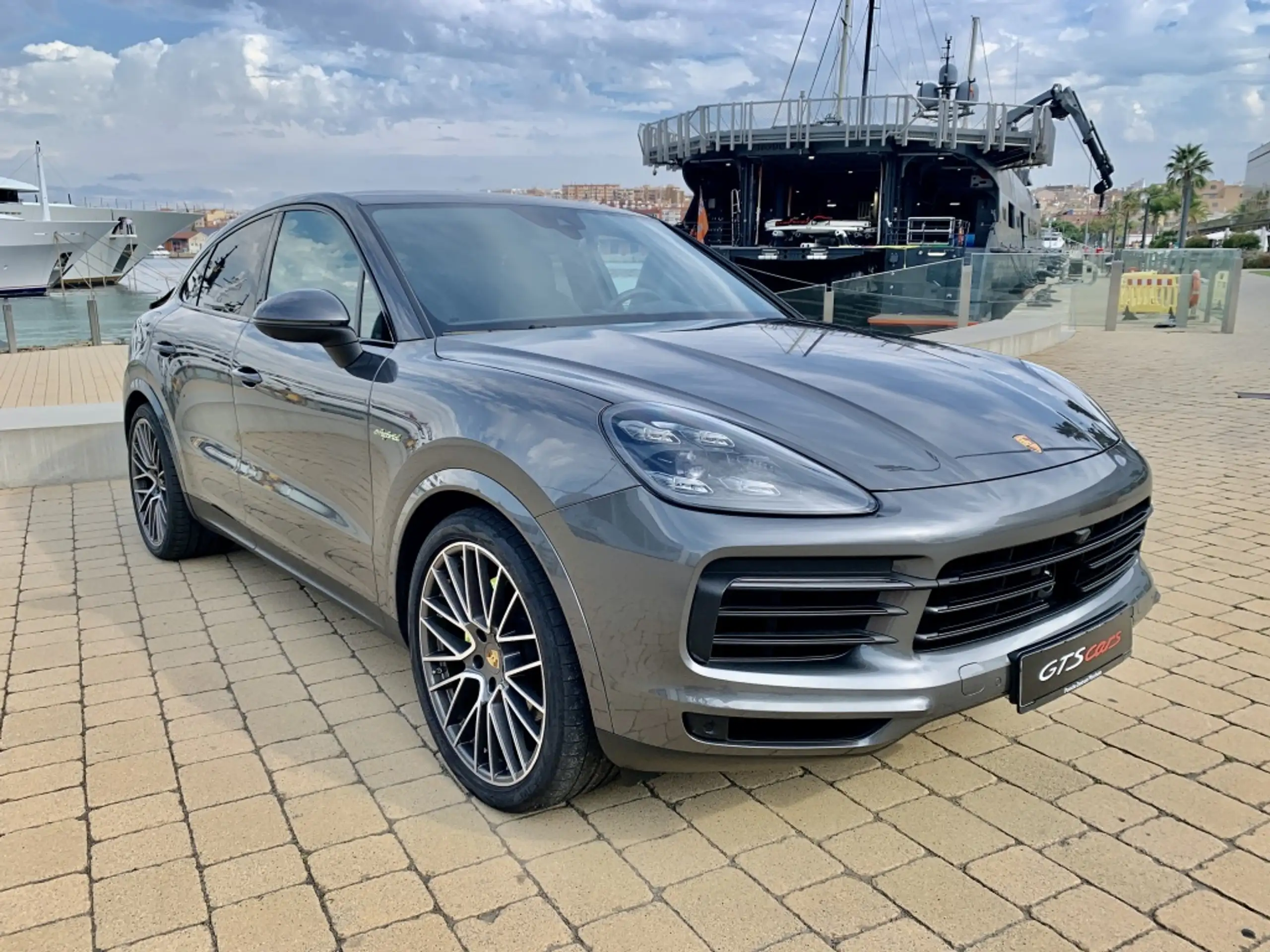 Porsche - Cayenne