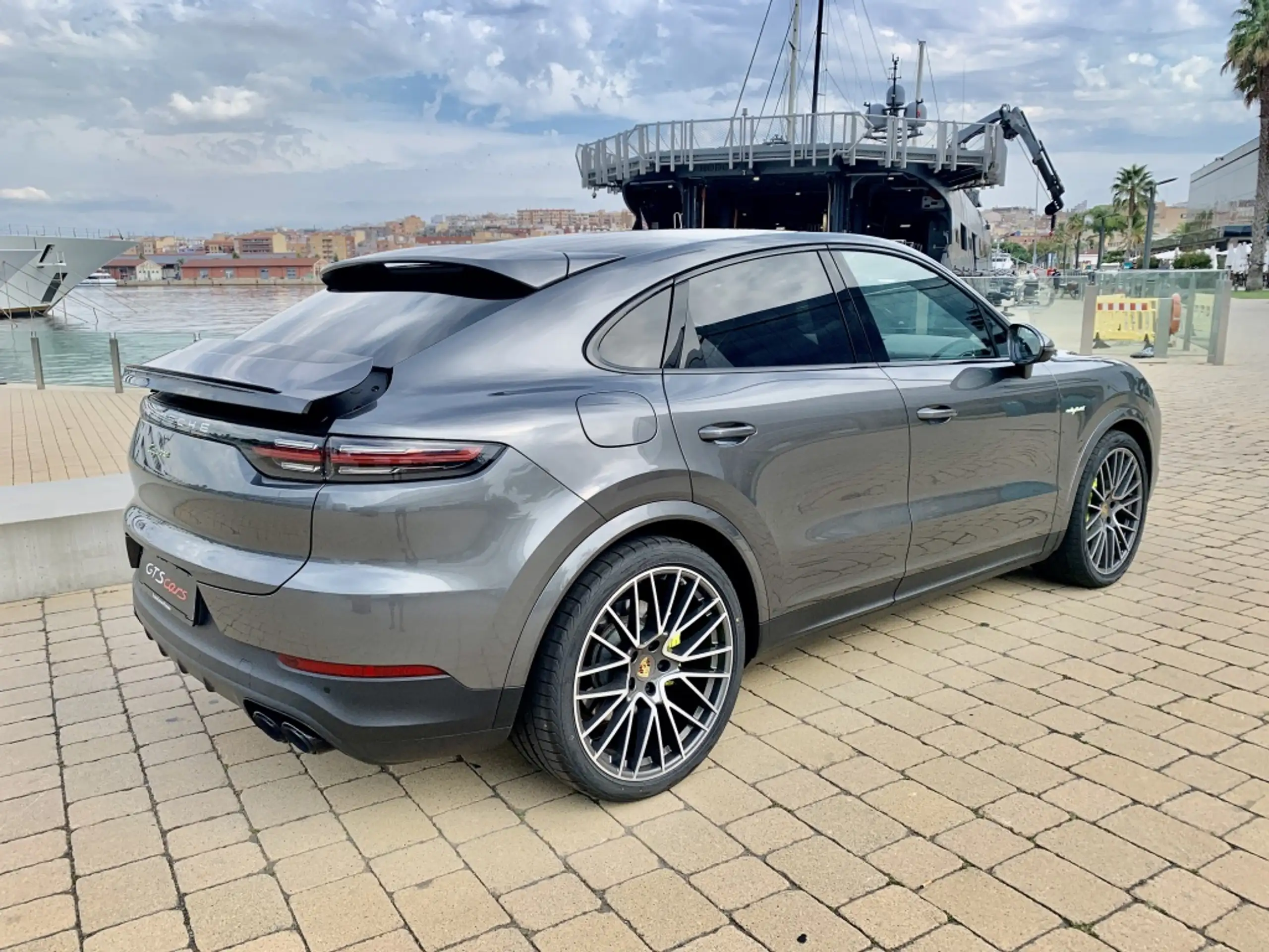 Porsche - Cayenne