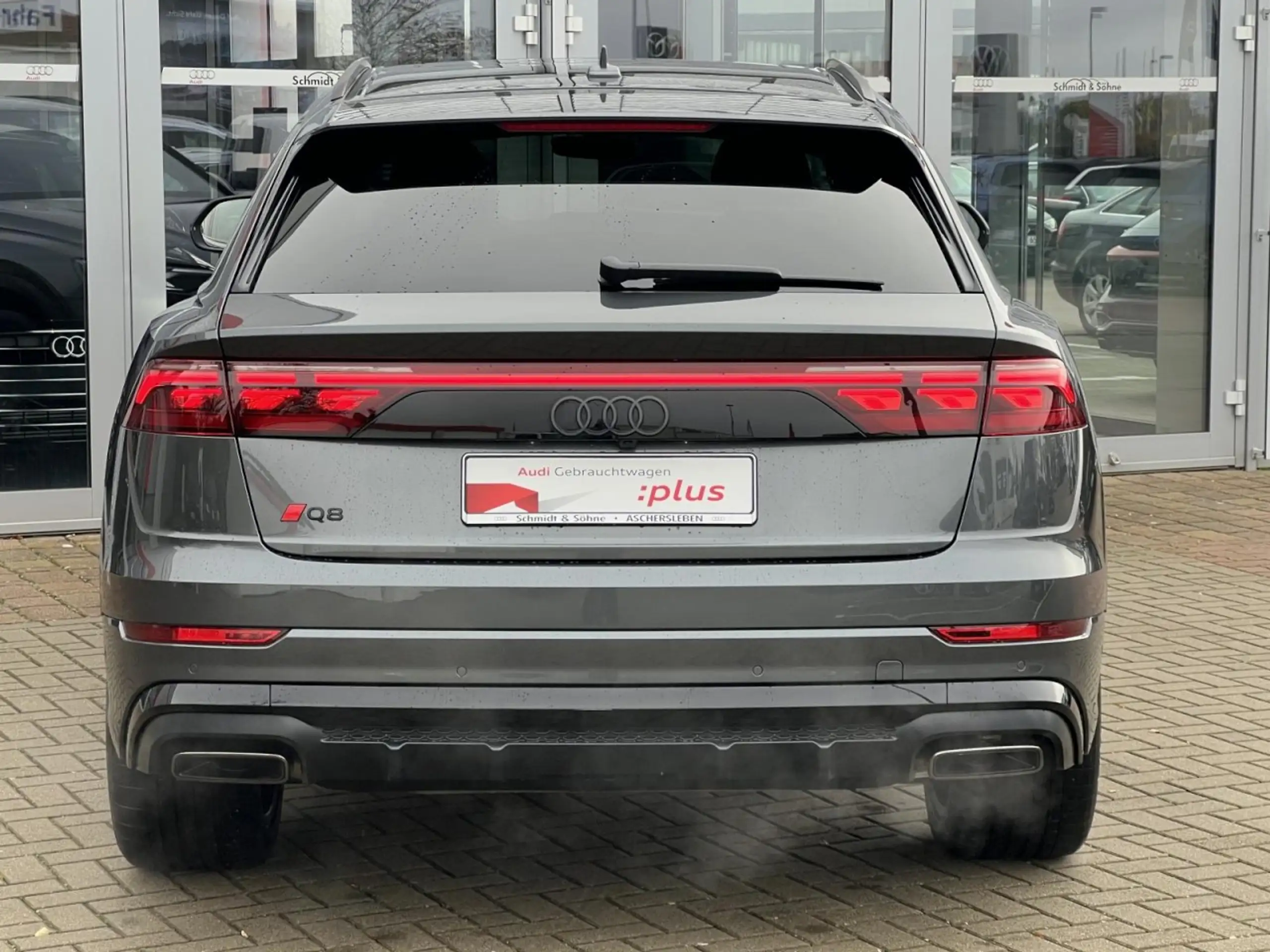 Audi - Q8