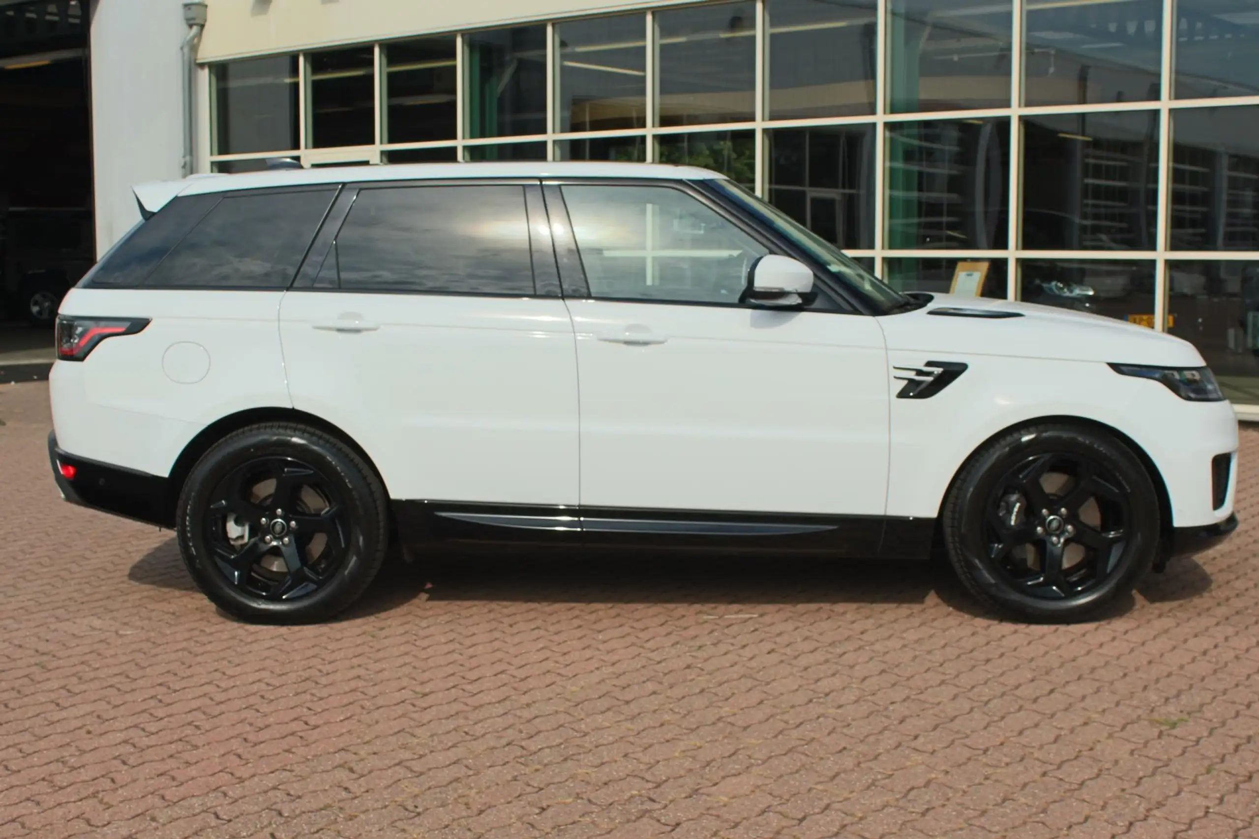 Land Rover - Range Rover Sport