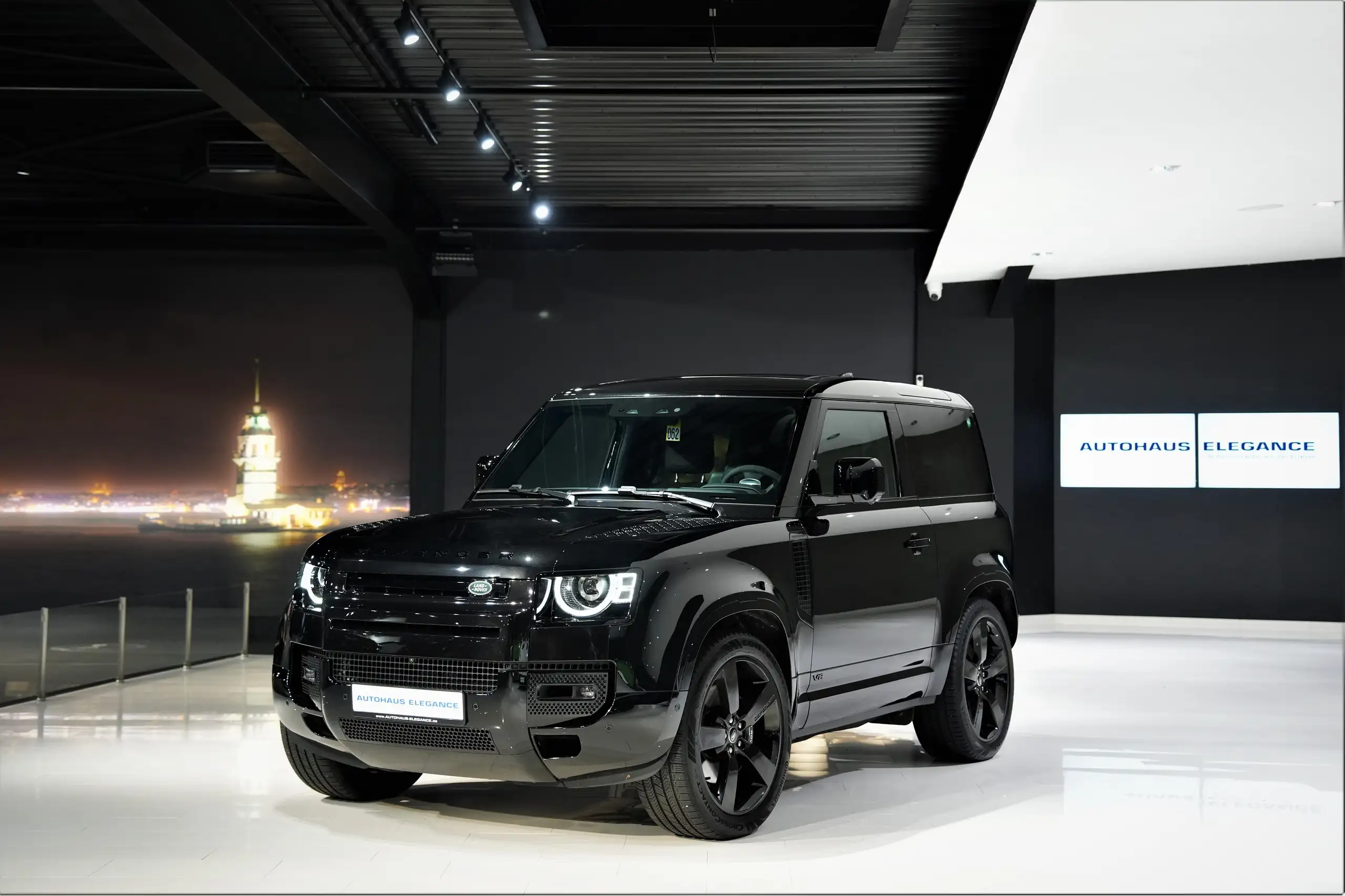 Land Rover Defender 2023