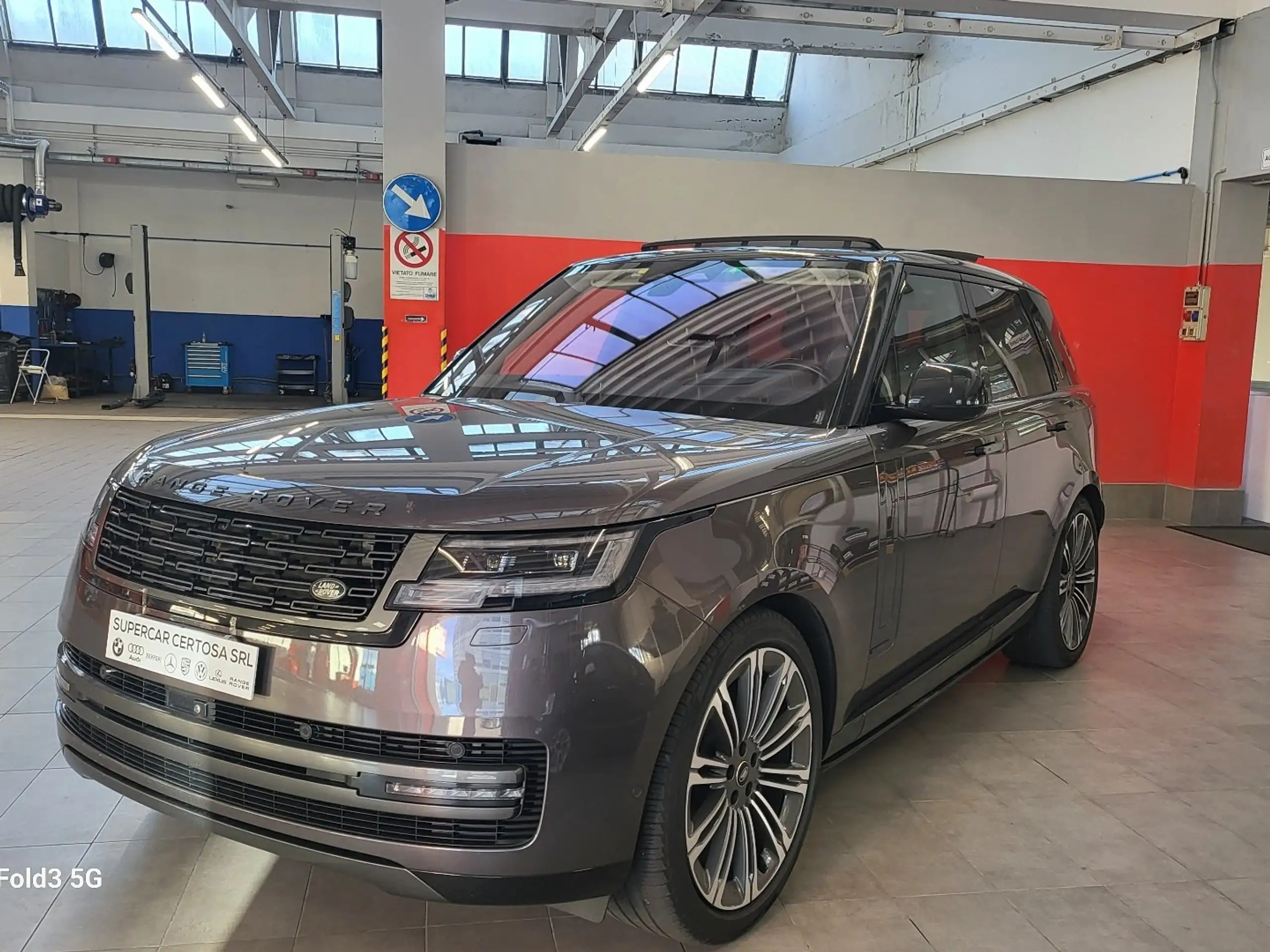 Land Rover - Range Rover