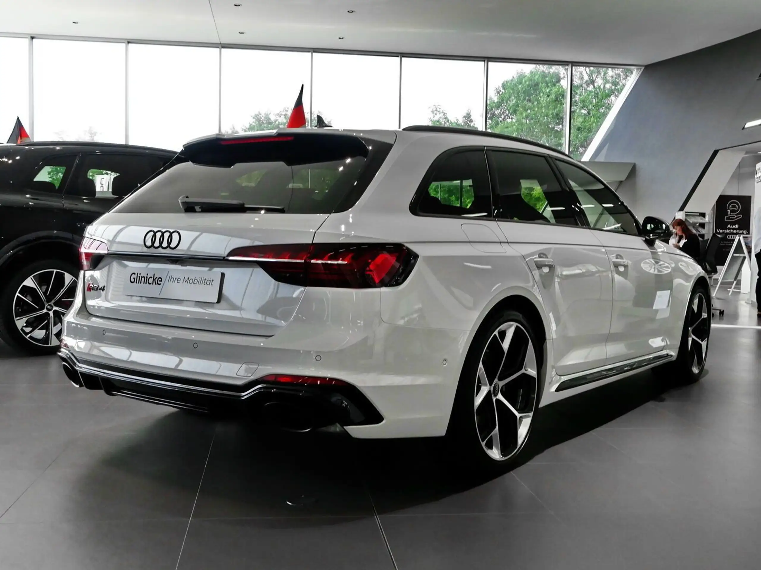 Audi - RS4