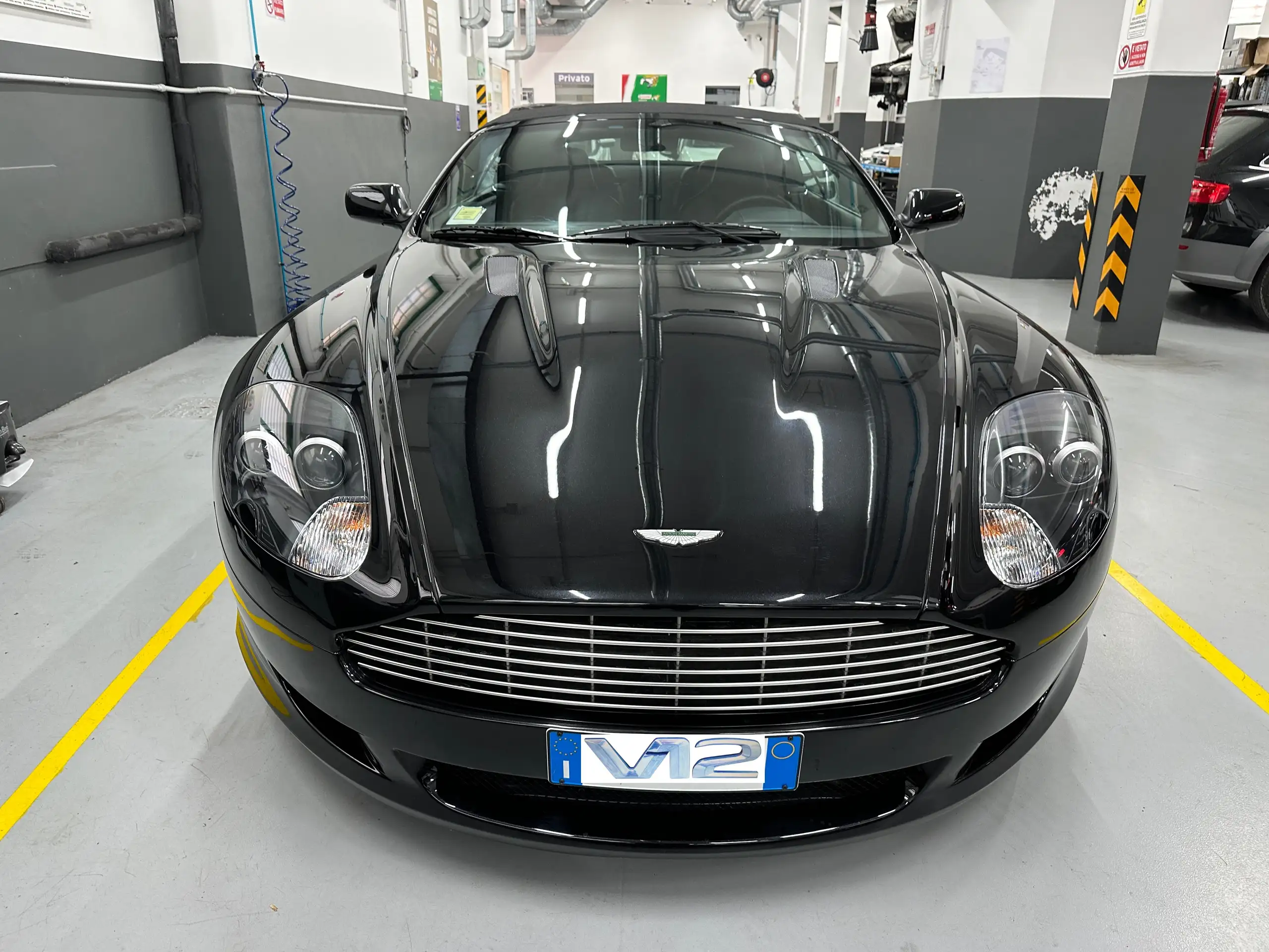 Aston Martin - DB9