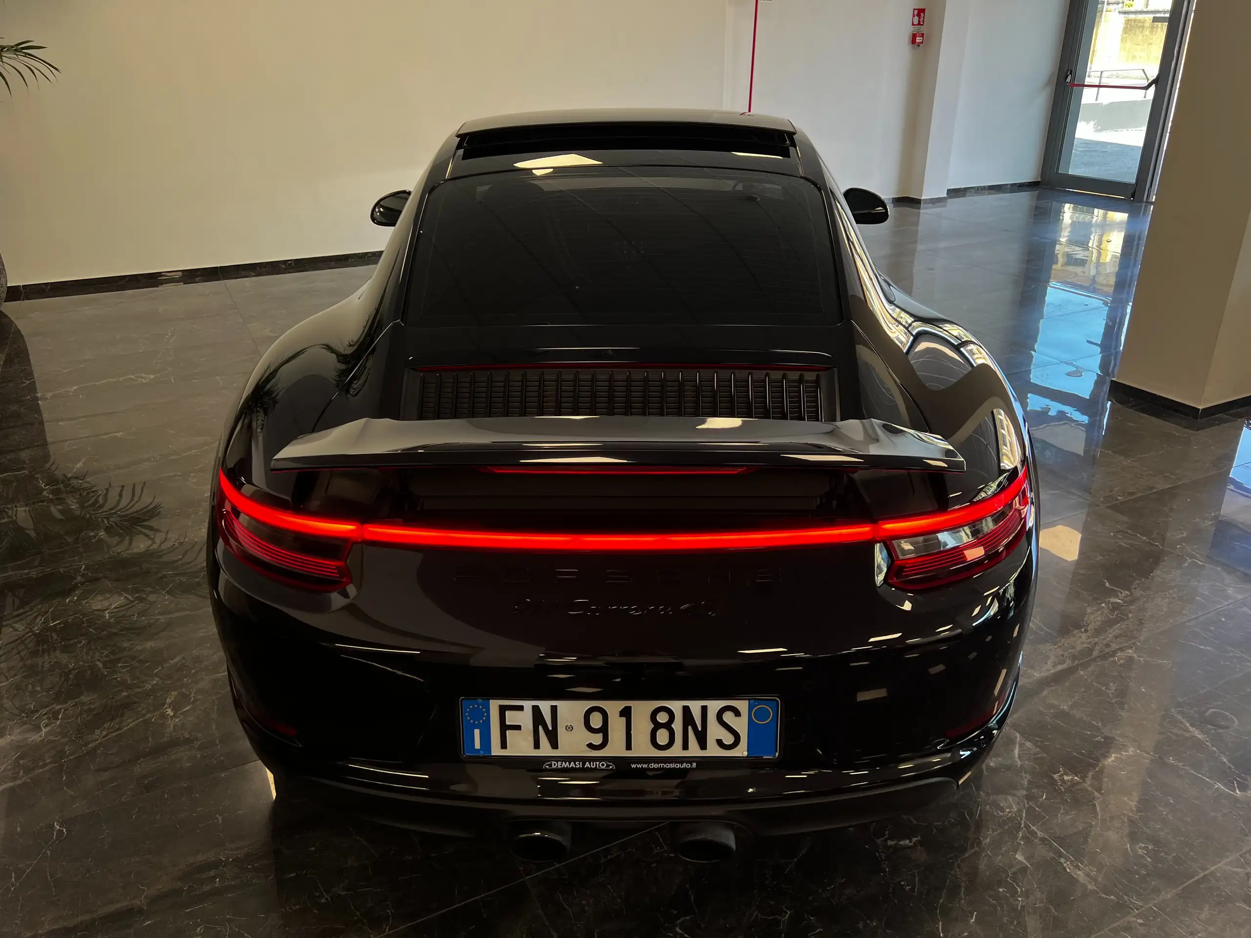 Porsche - 911