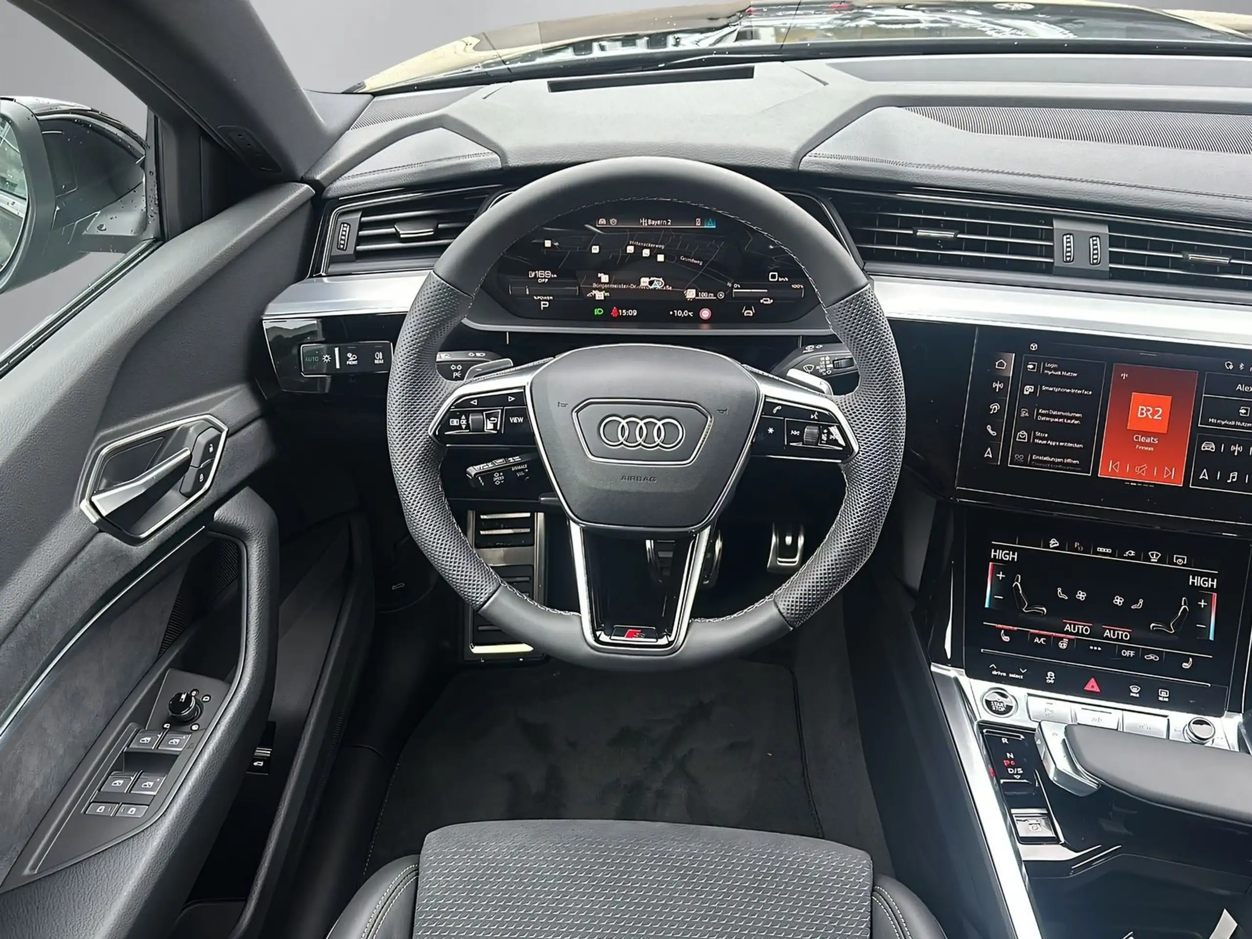 Audi - Q8