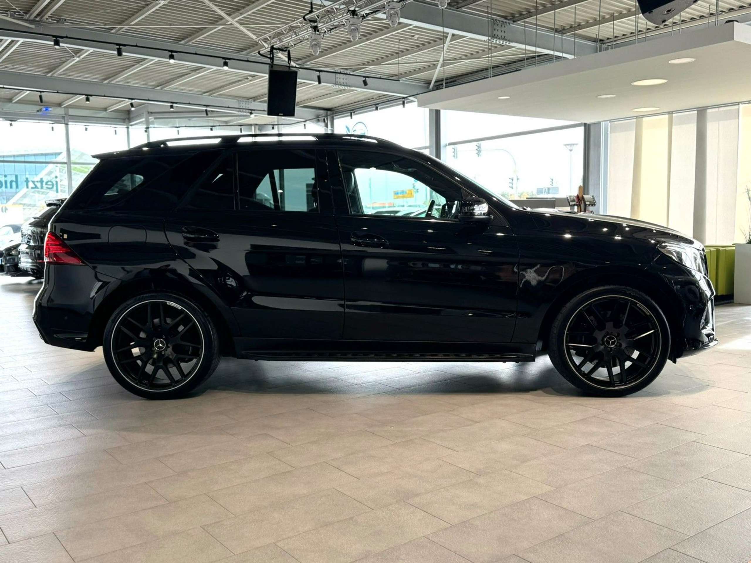 Mercedes-Benz - GLE 43 AMG