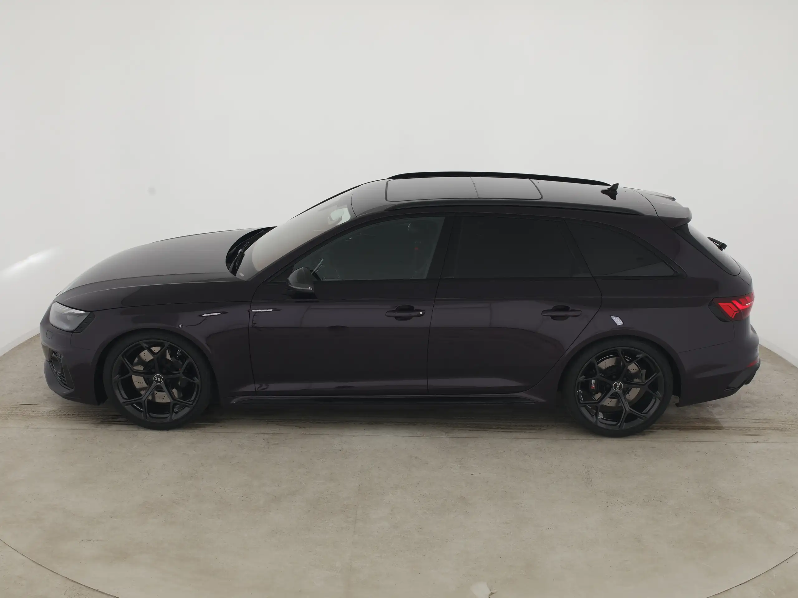 Audi - RS4