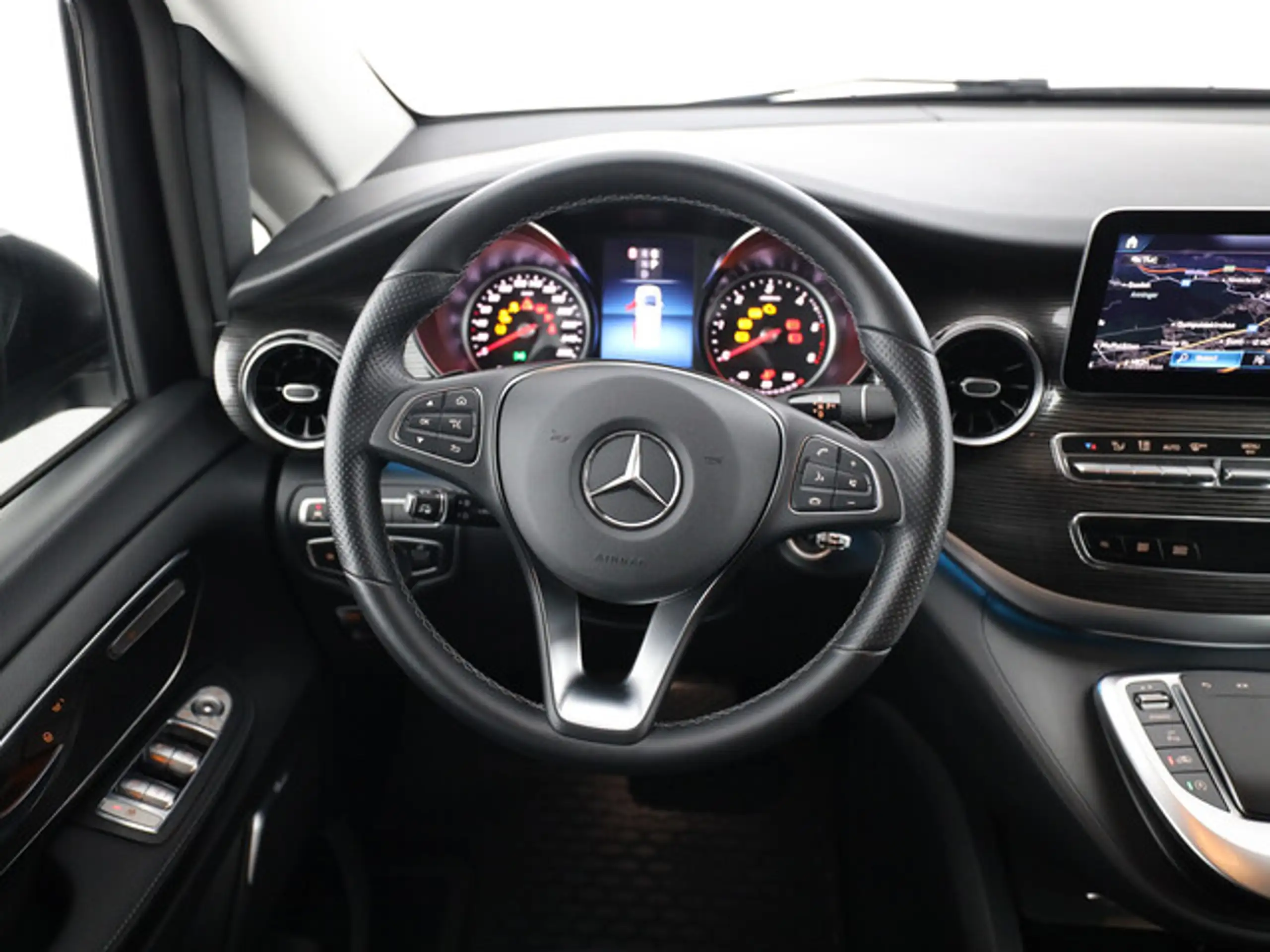 Mercedes-Benz - V 300