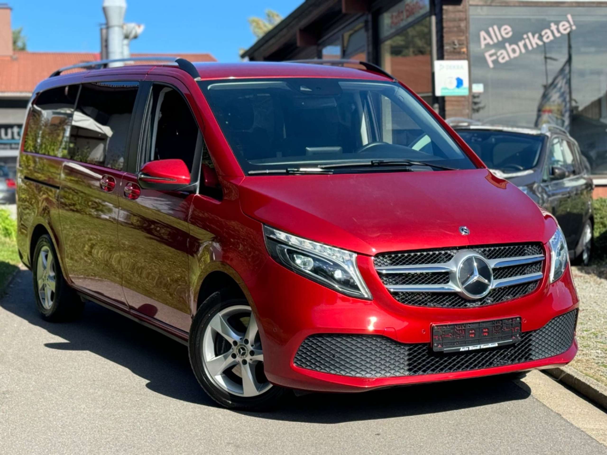 Mercedes-Benz - V 250