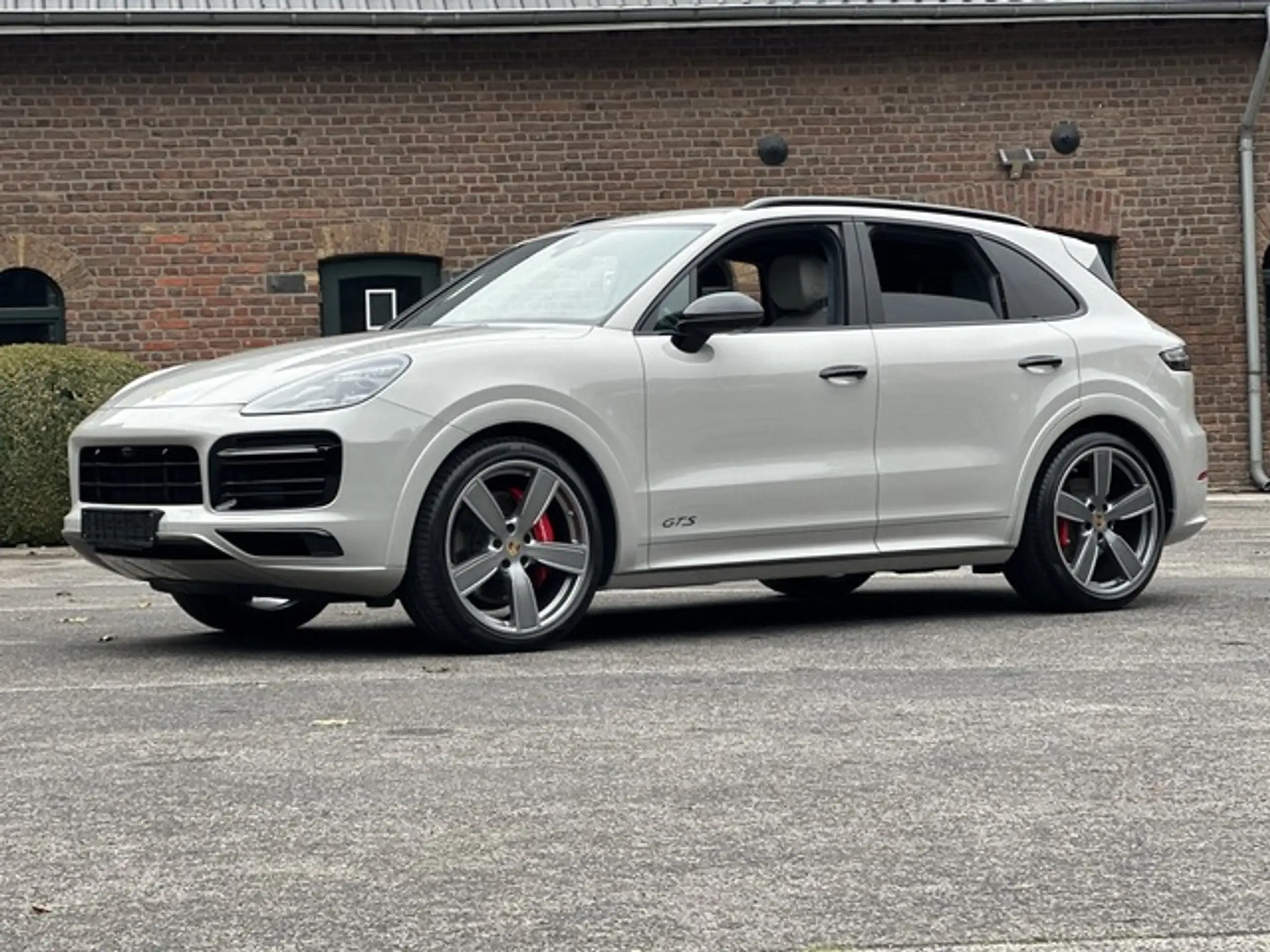 Porsche - Cayenne