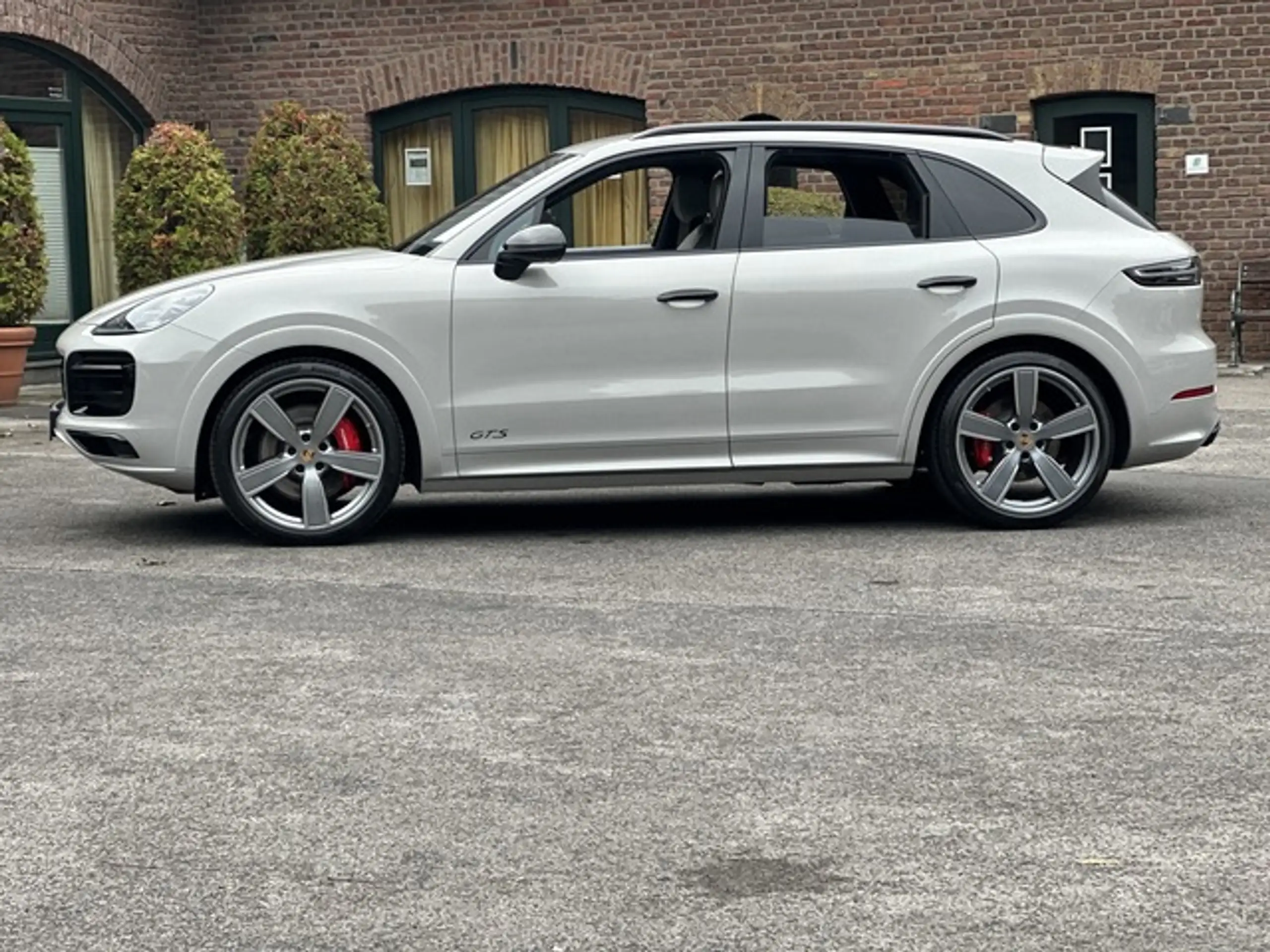 Porsche - Cayenne