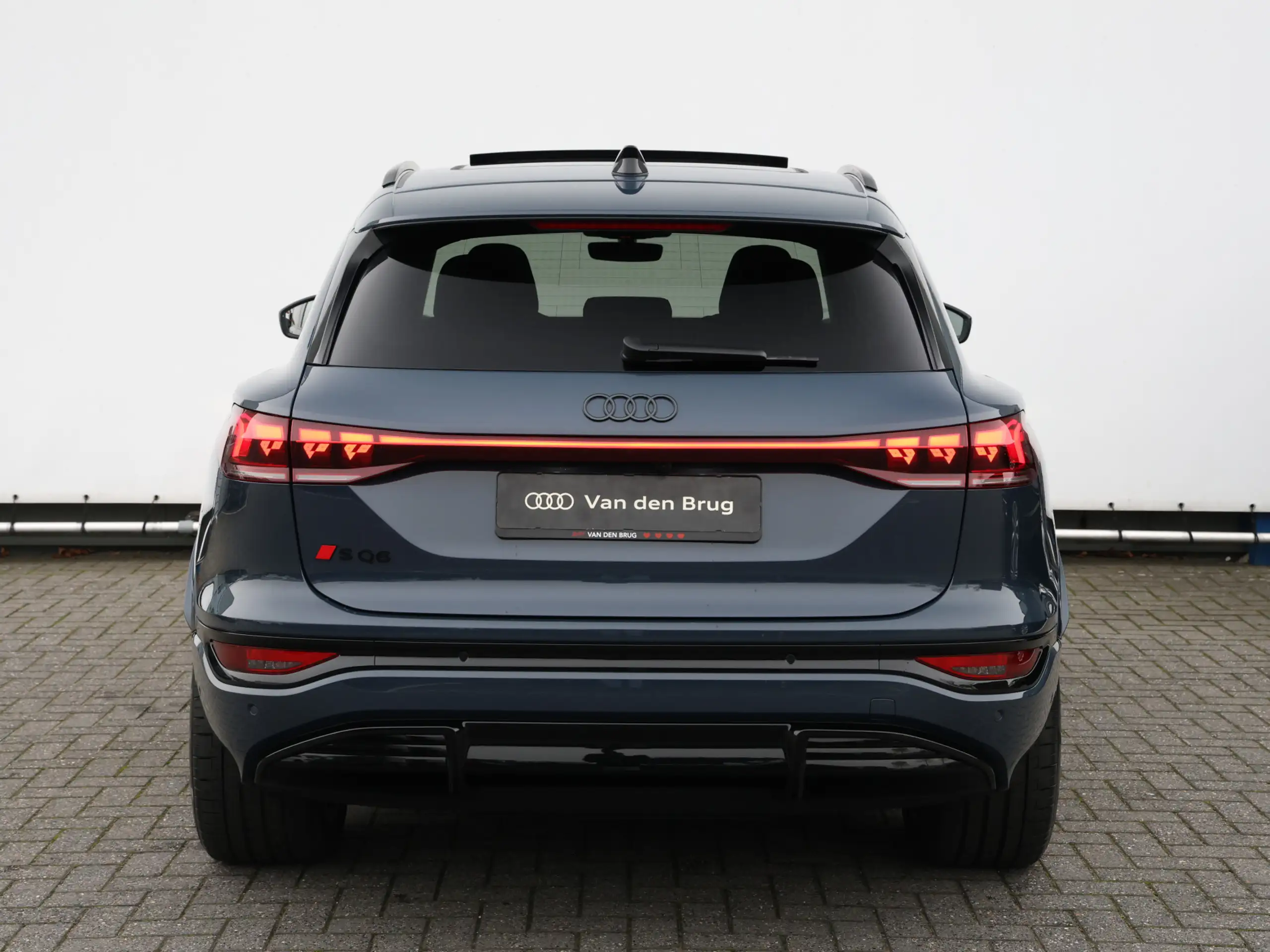 Audi - Q6