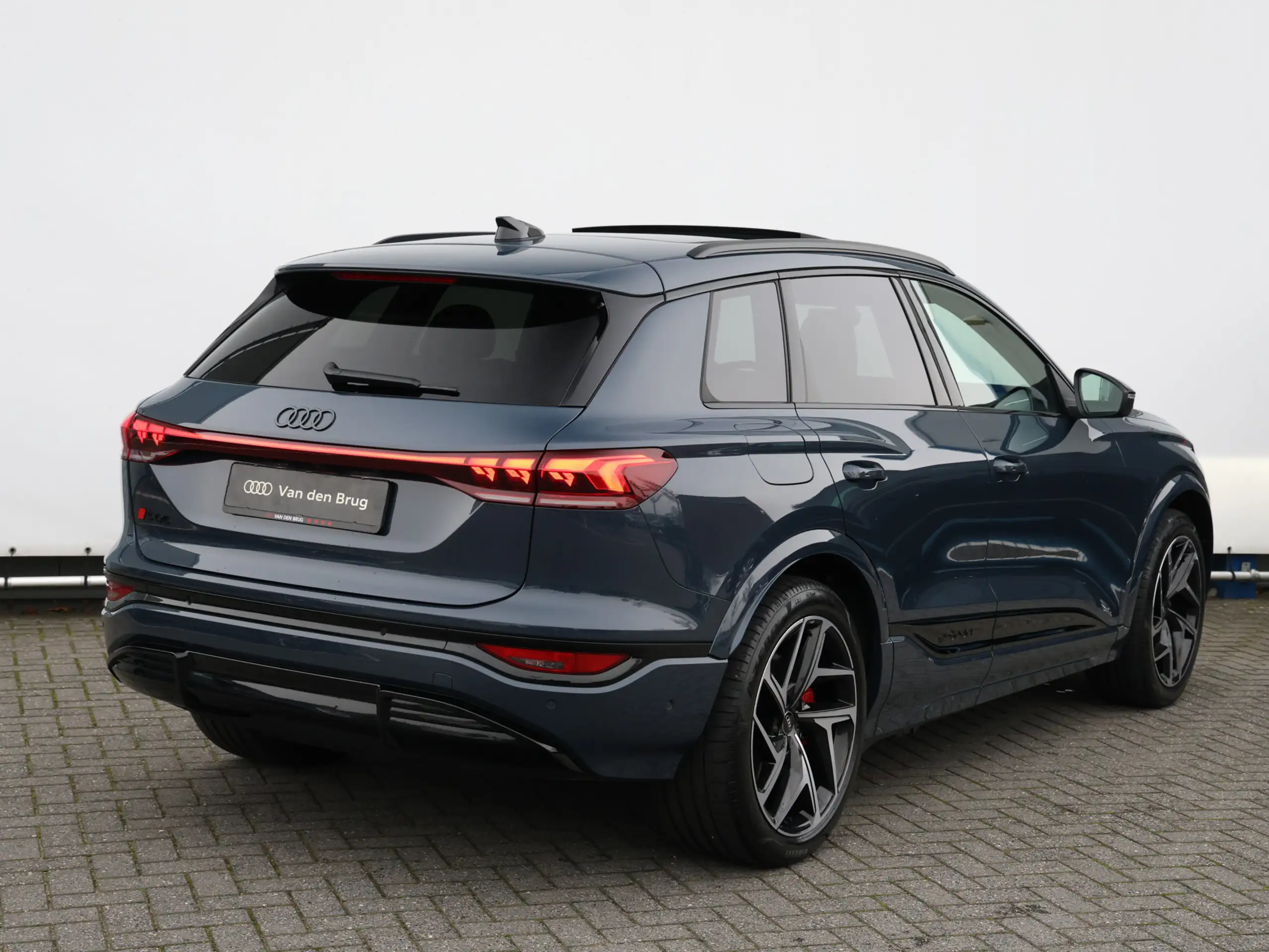 Audi - Q6