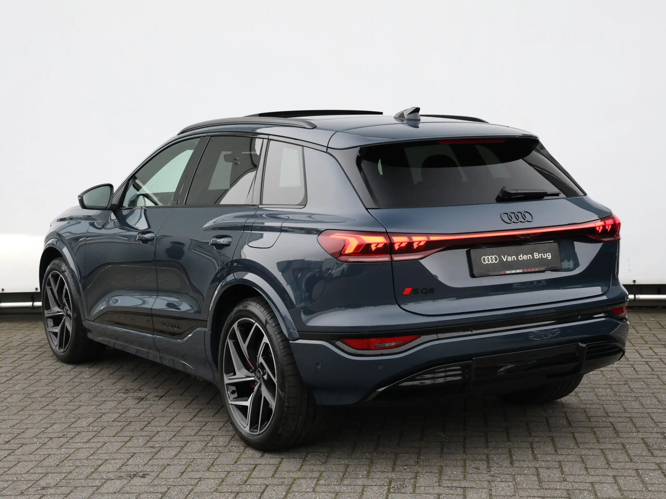 Audi - Q6