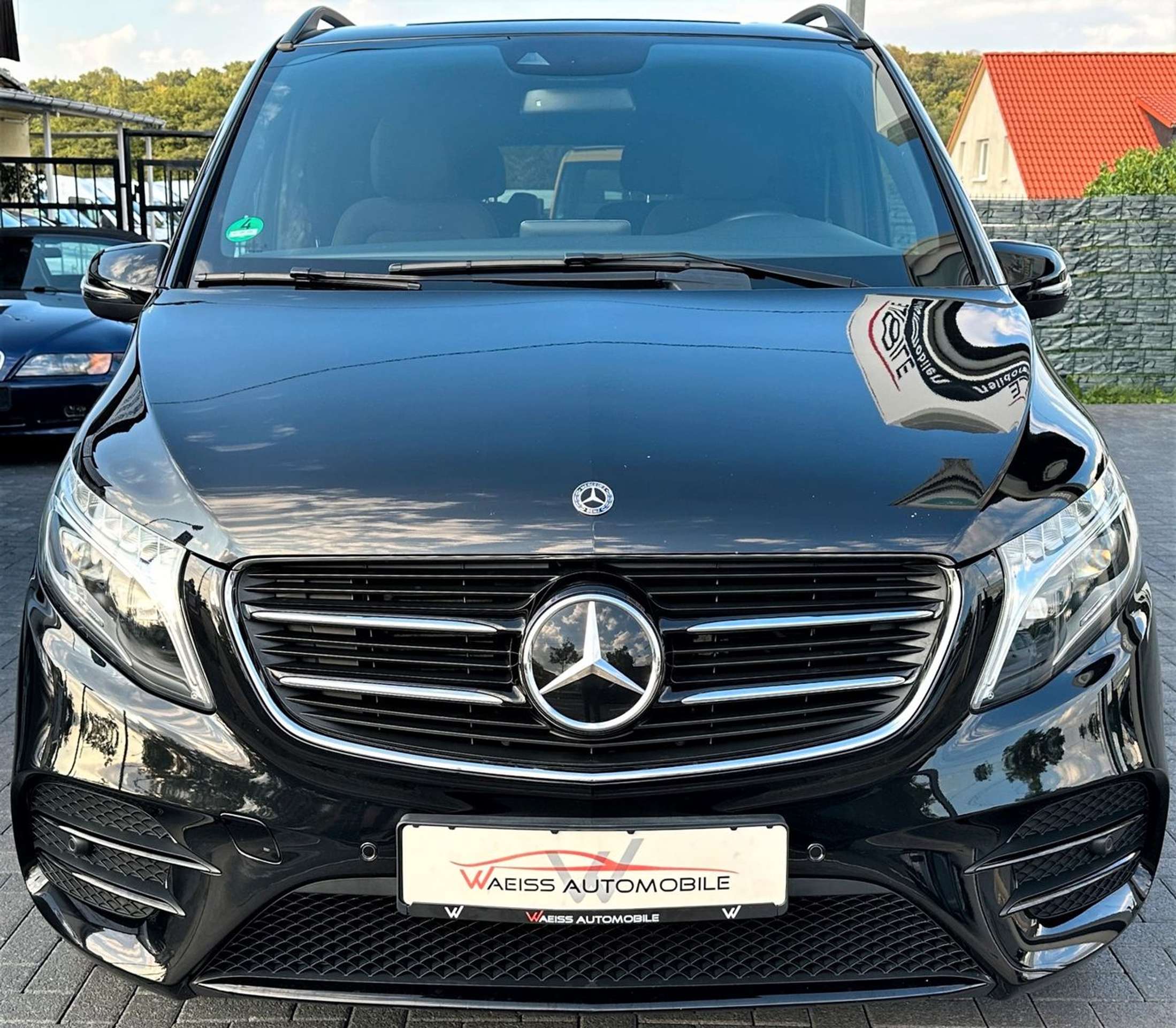 Mercedes-Benz - V 250