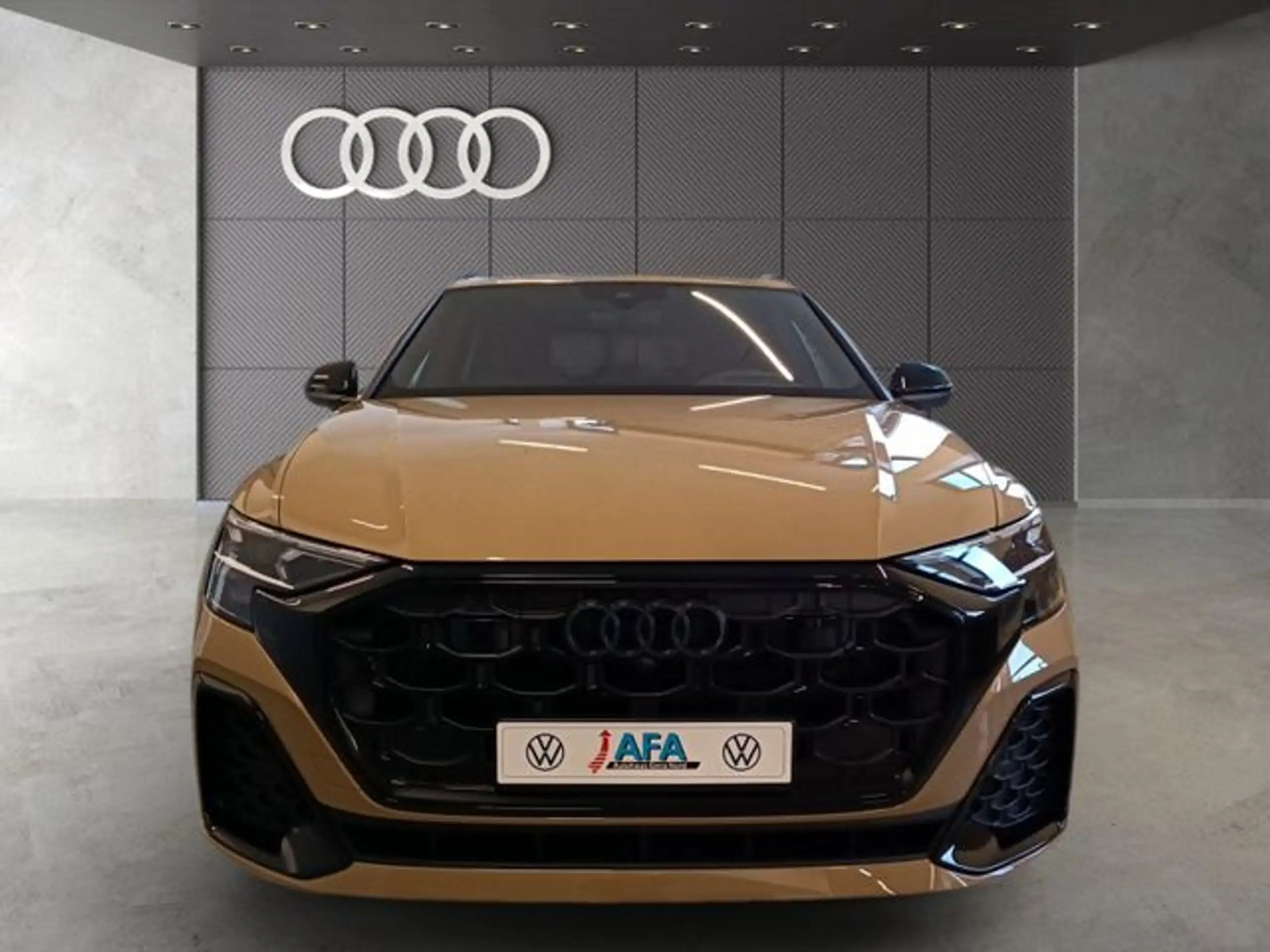 Audi - Q8