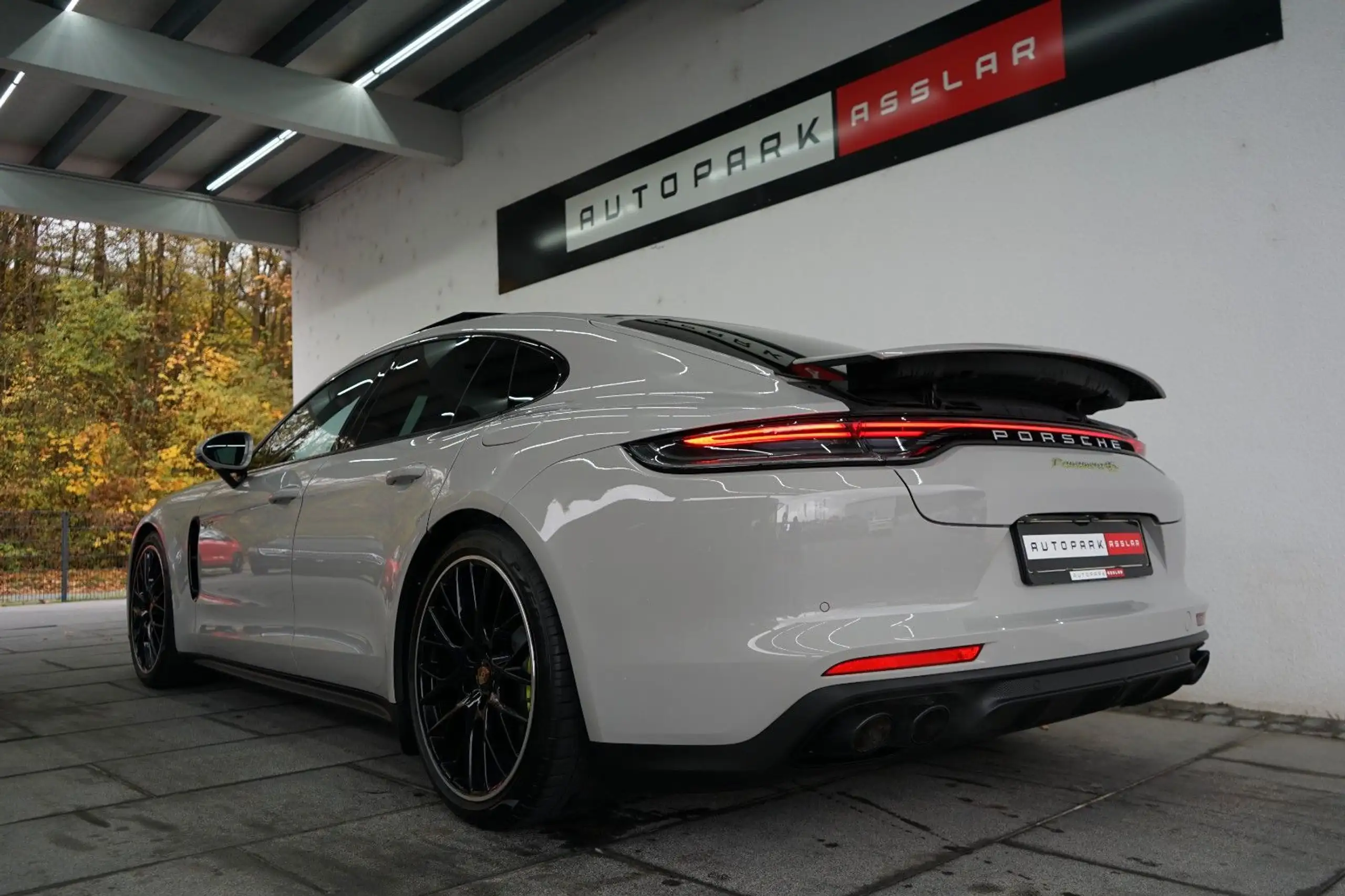 Porsche - Panamera