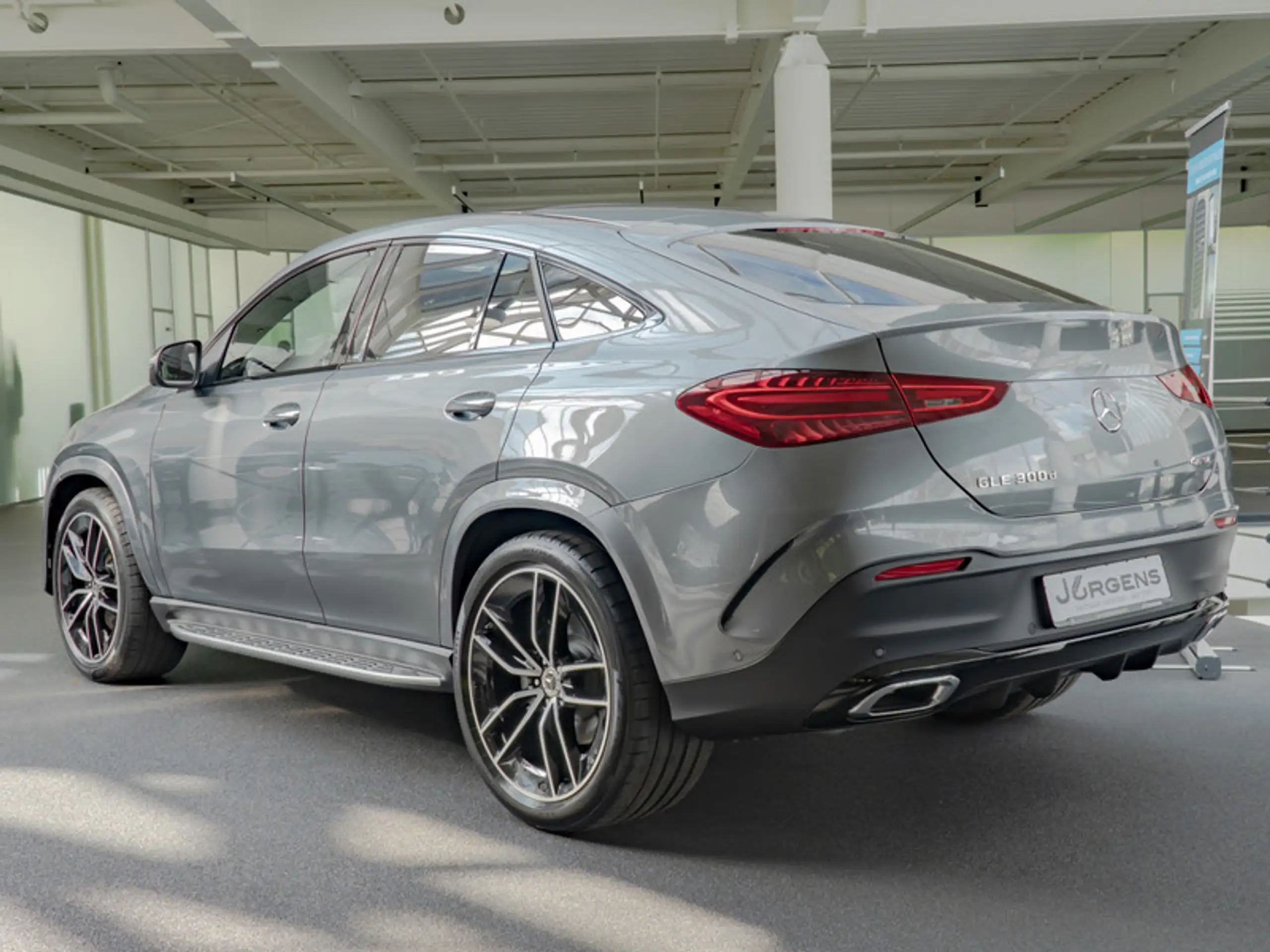 Mercedes-Benz - GLE 300