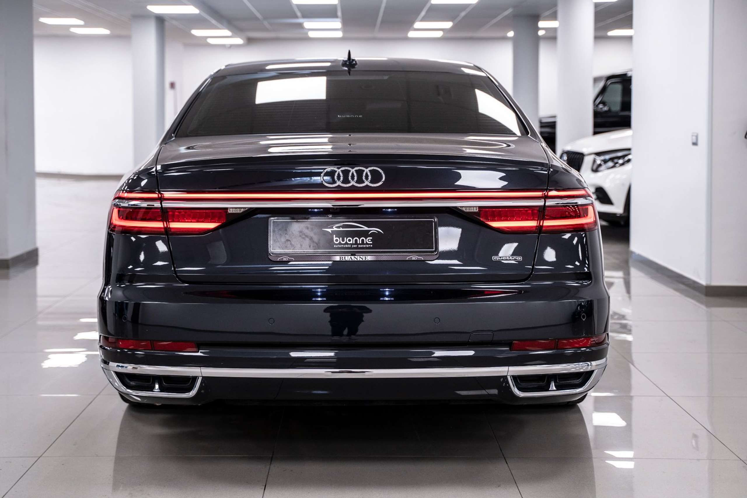 Audi - A8