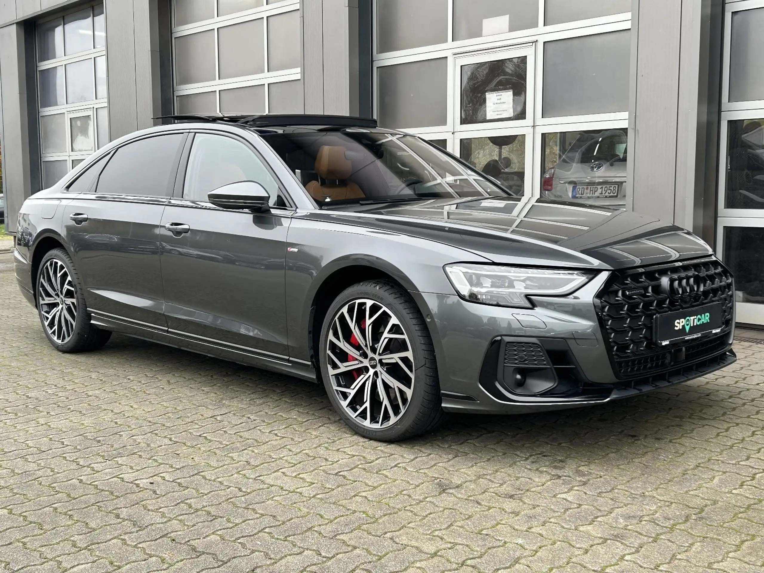 Audi - A8