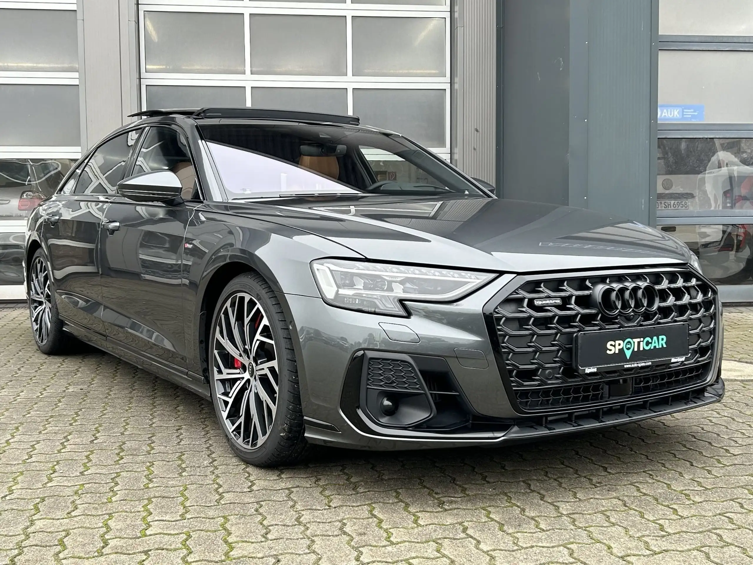 Audi - A8