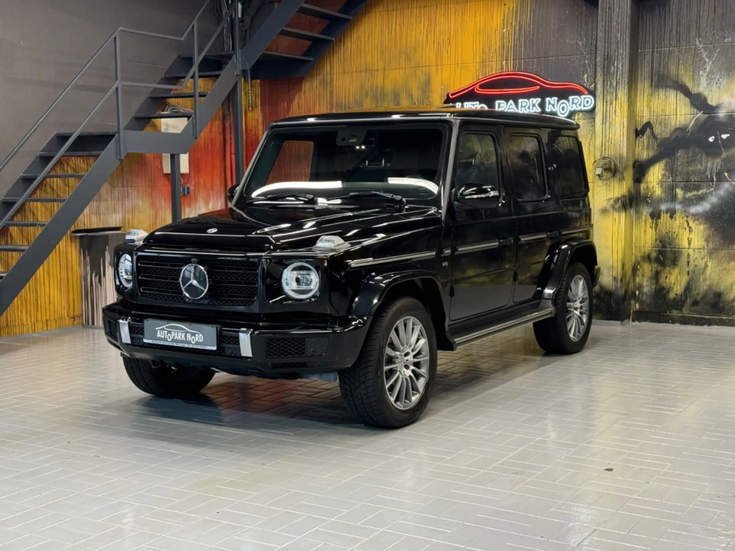 Mercedes-Benz - G 500