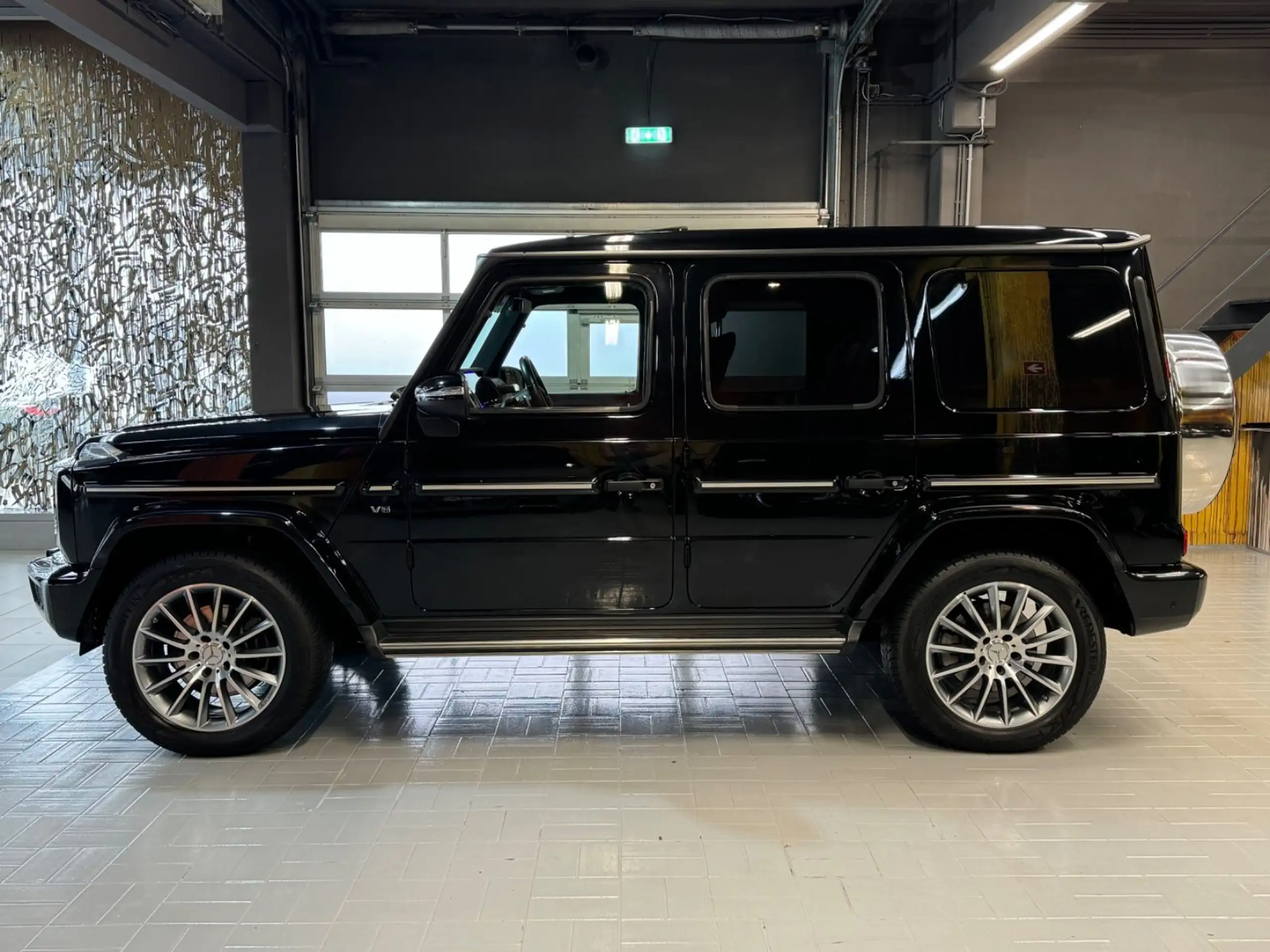 Mercedes-Benz - G 500