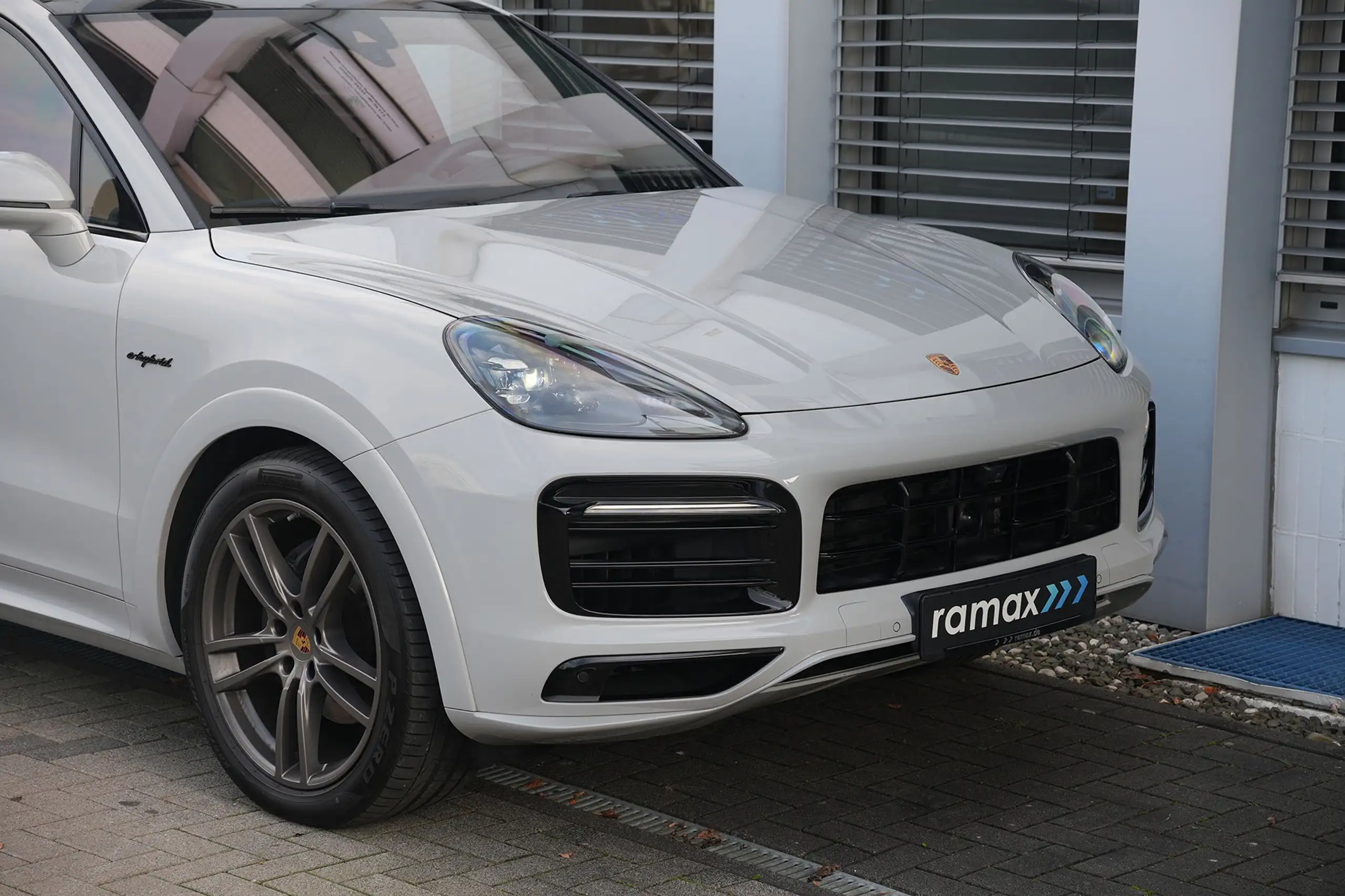 Porsche - Cayenne