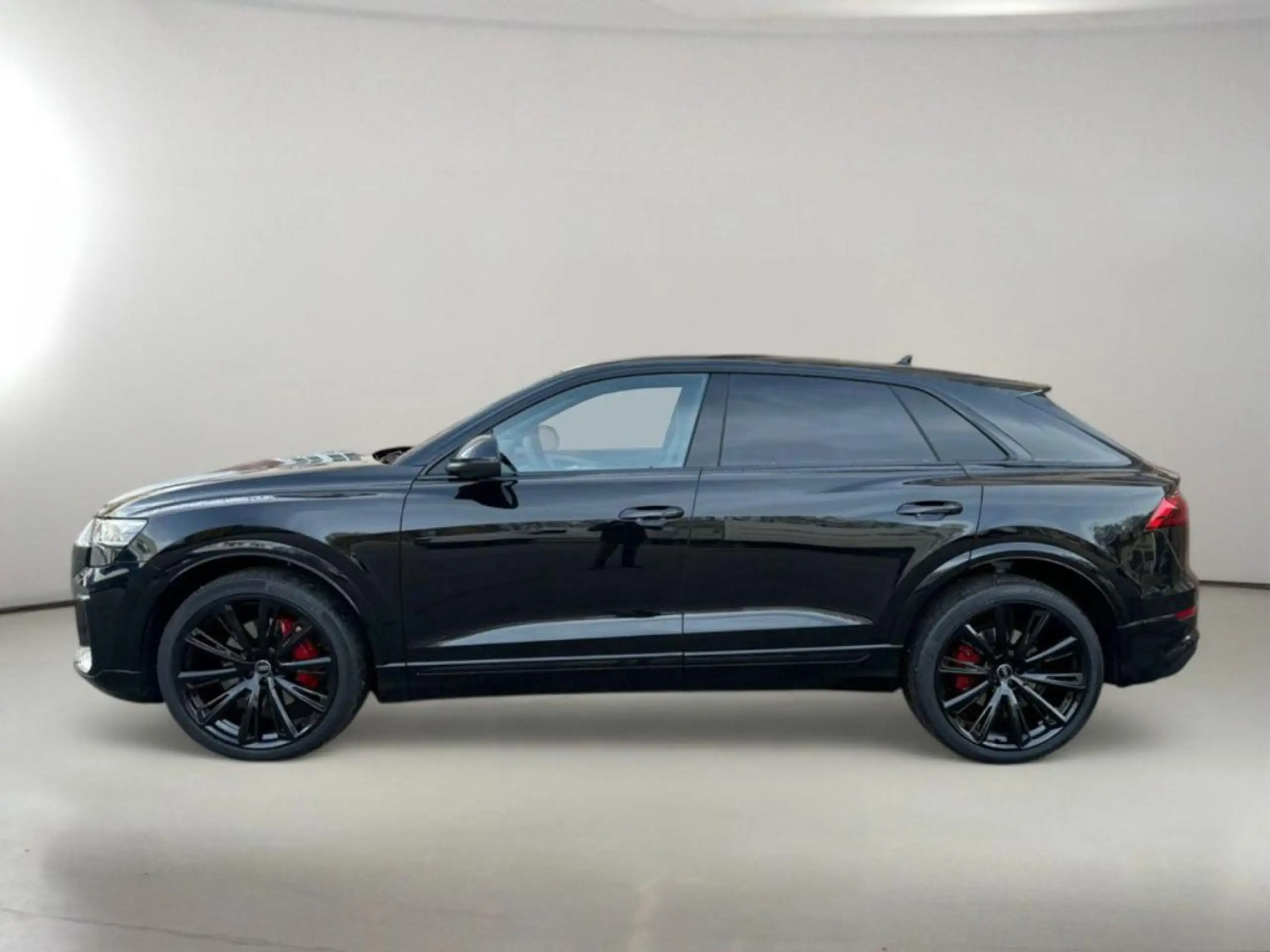 Audi - Q8