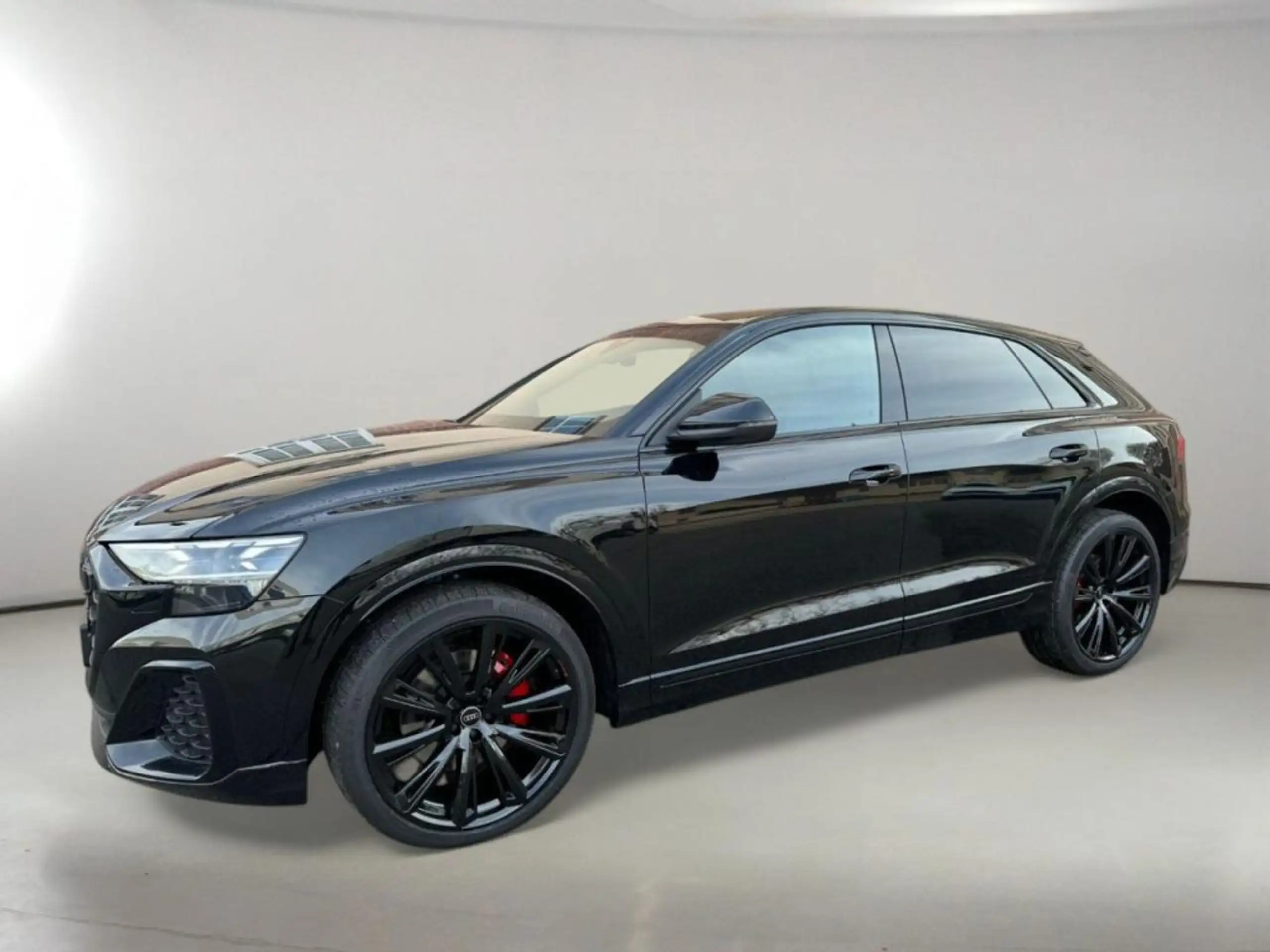 Audi - Q8