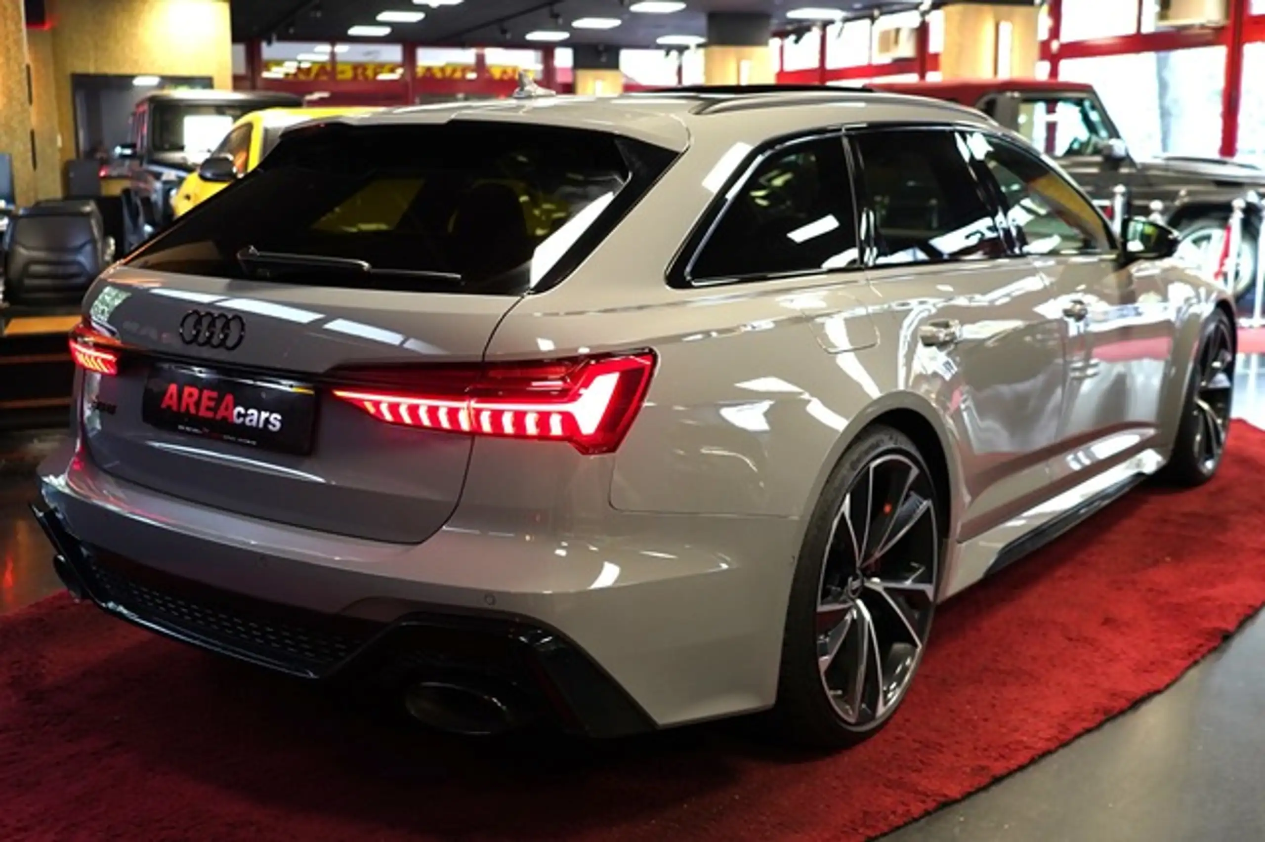 Audi - RS6