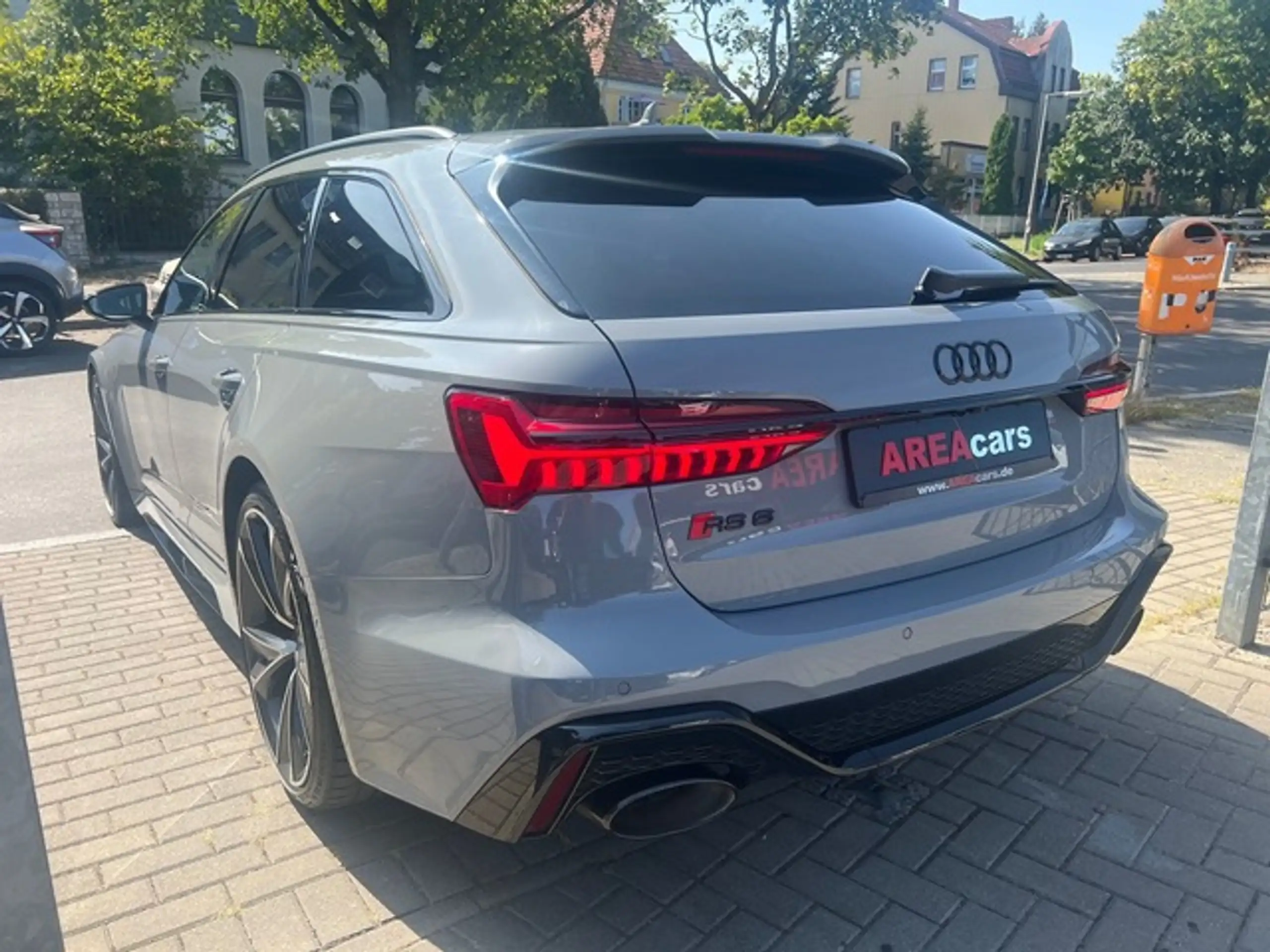 Audi - RS6