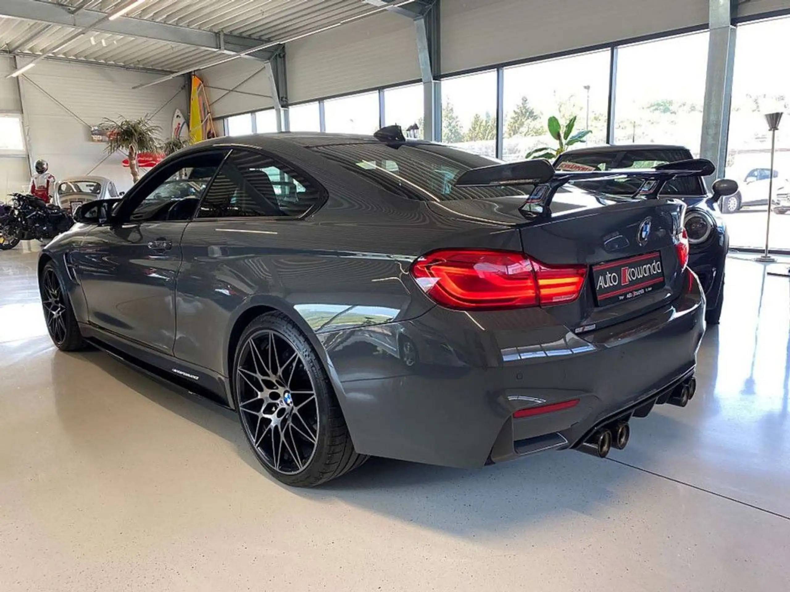 BMW - M4