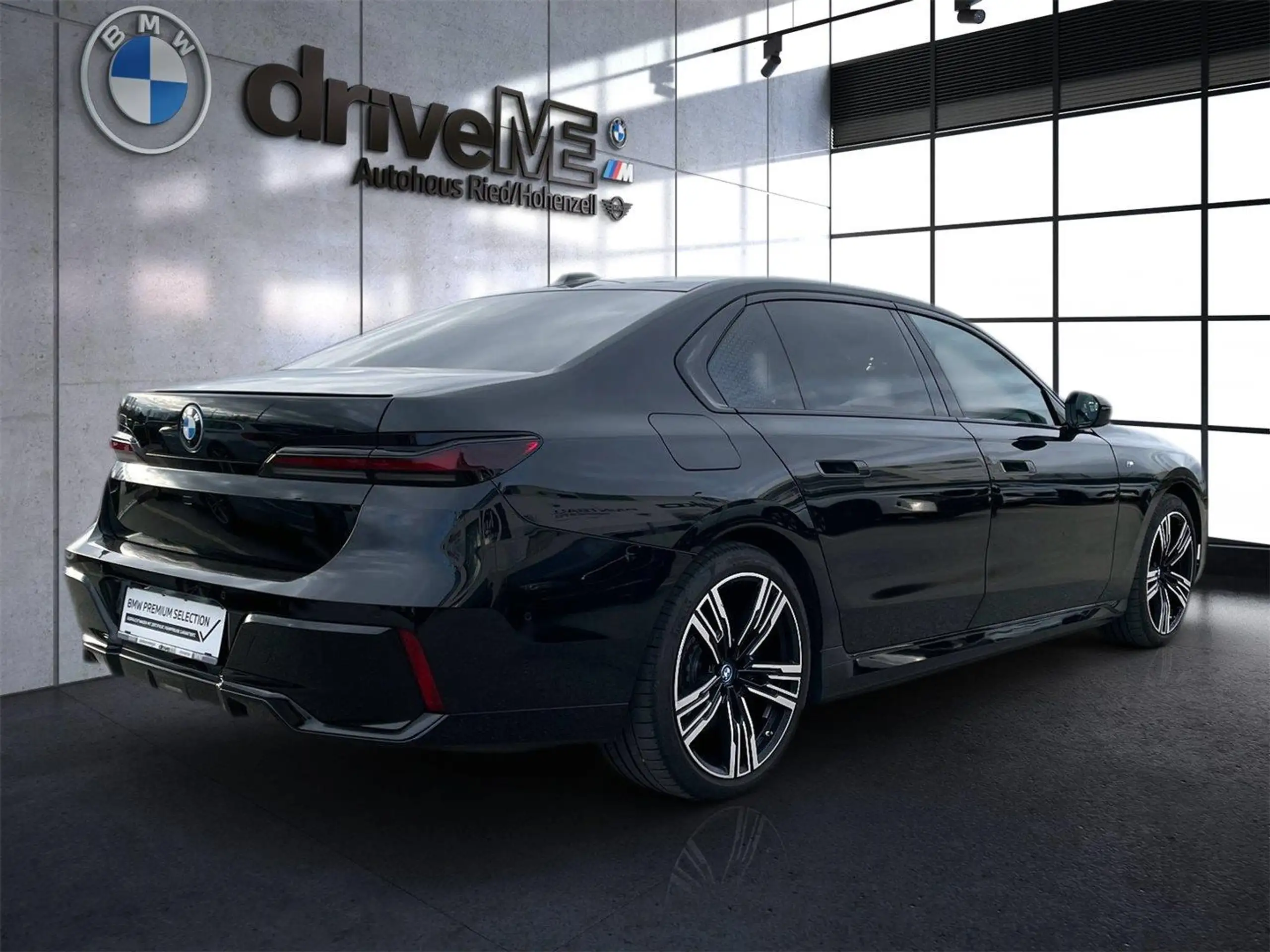 BMW - i7