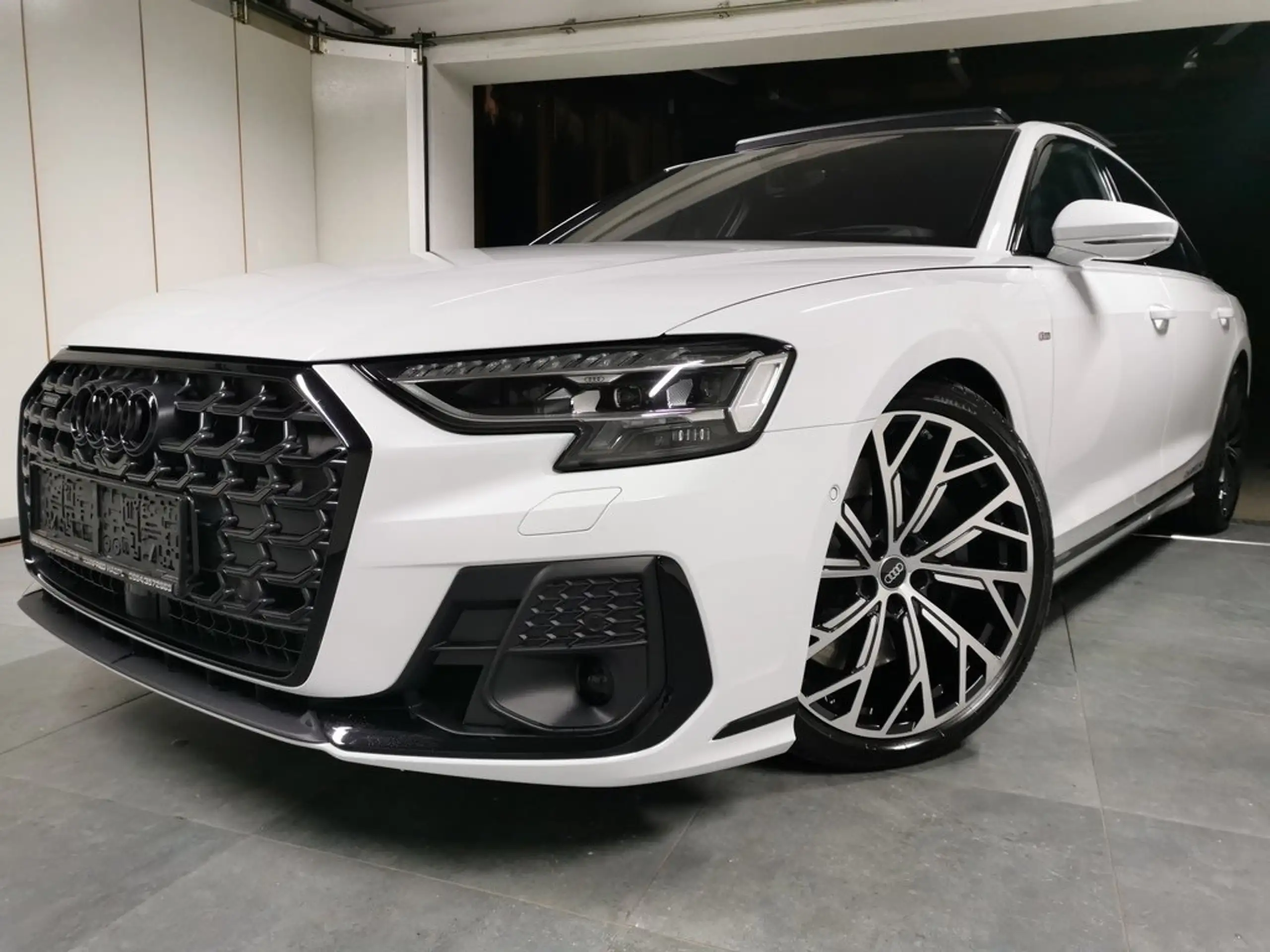 Audi - A8