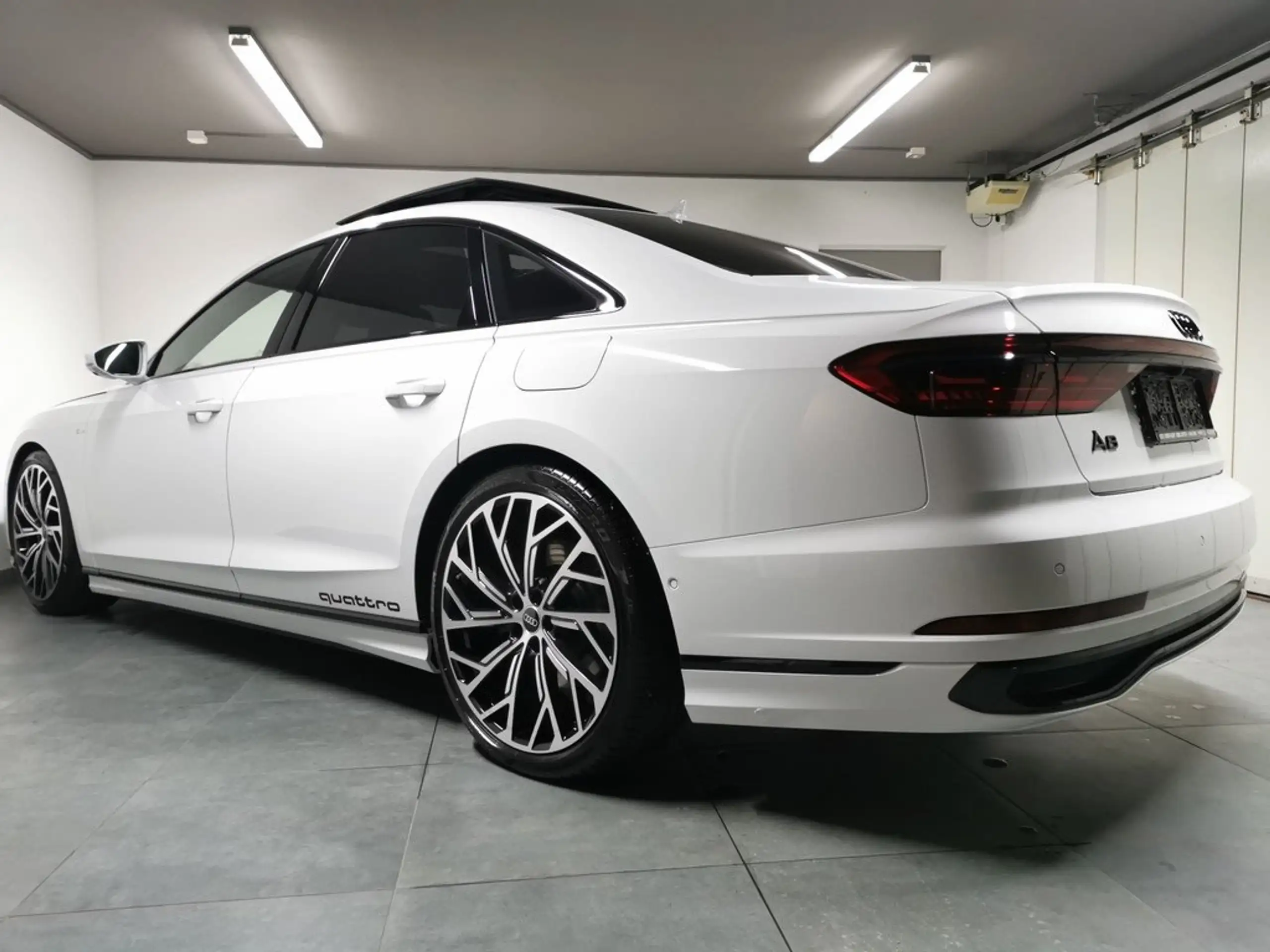 Audi - A8