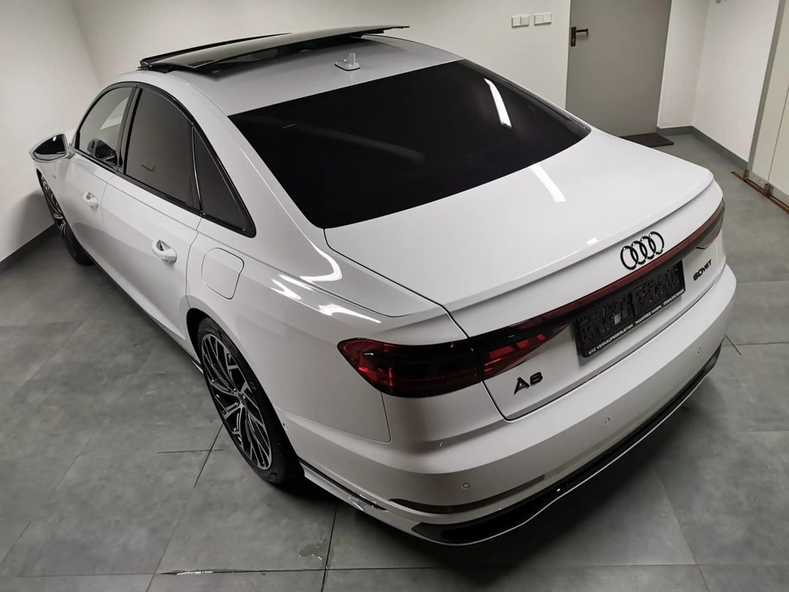 Audi - A8