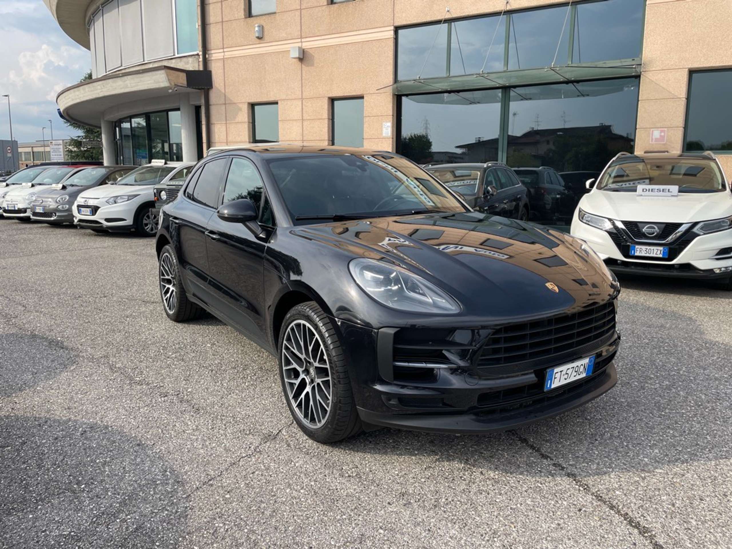 Porsche - Macan