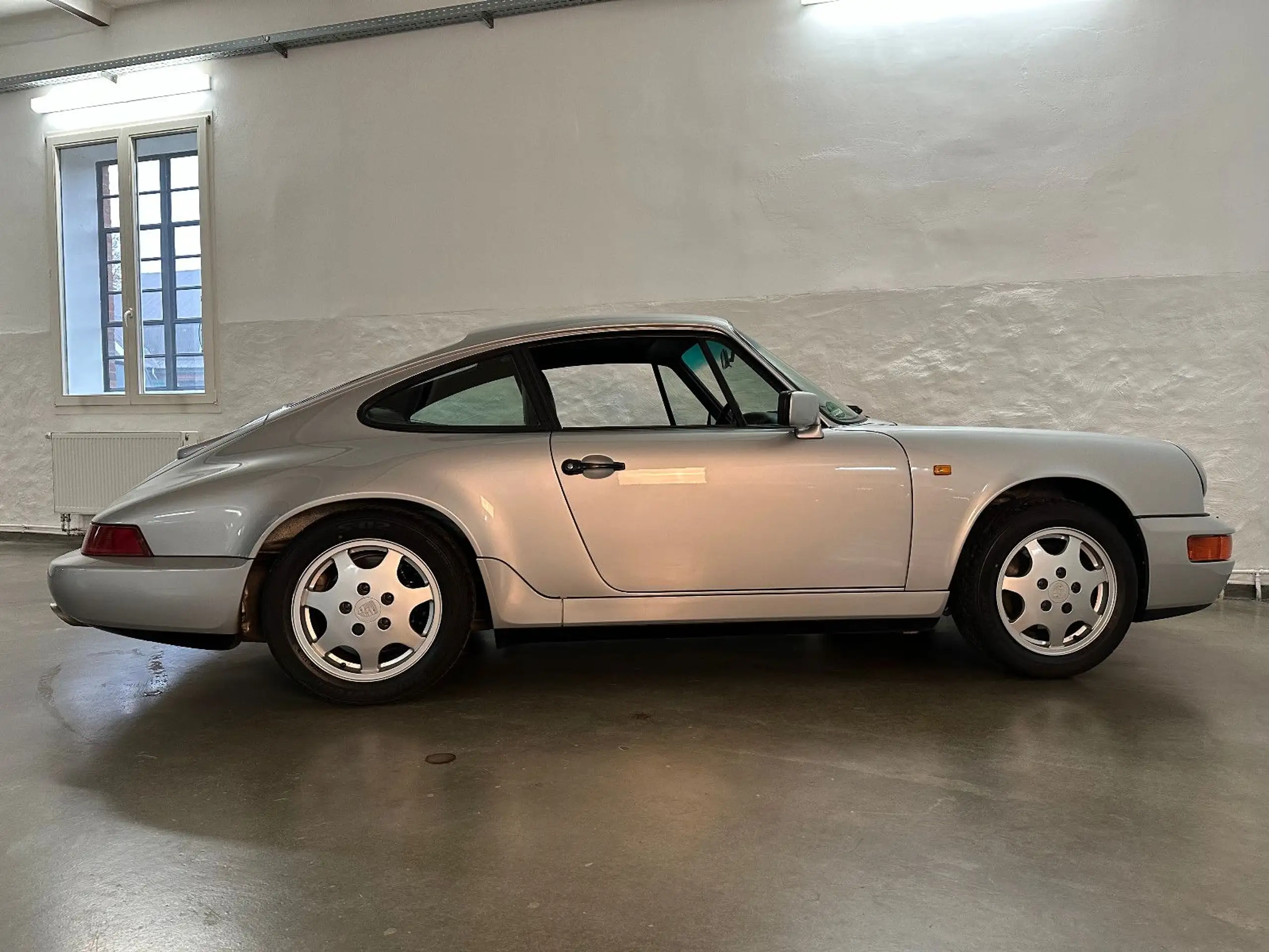 Porsche - 964